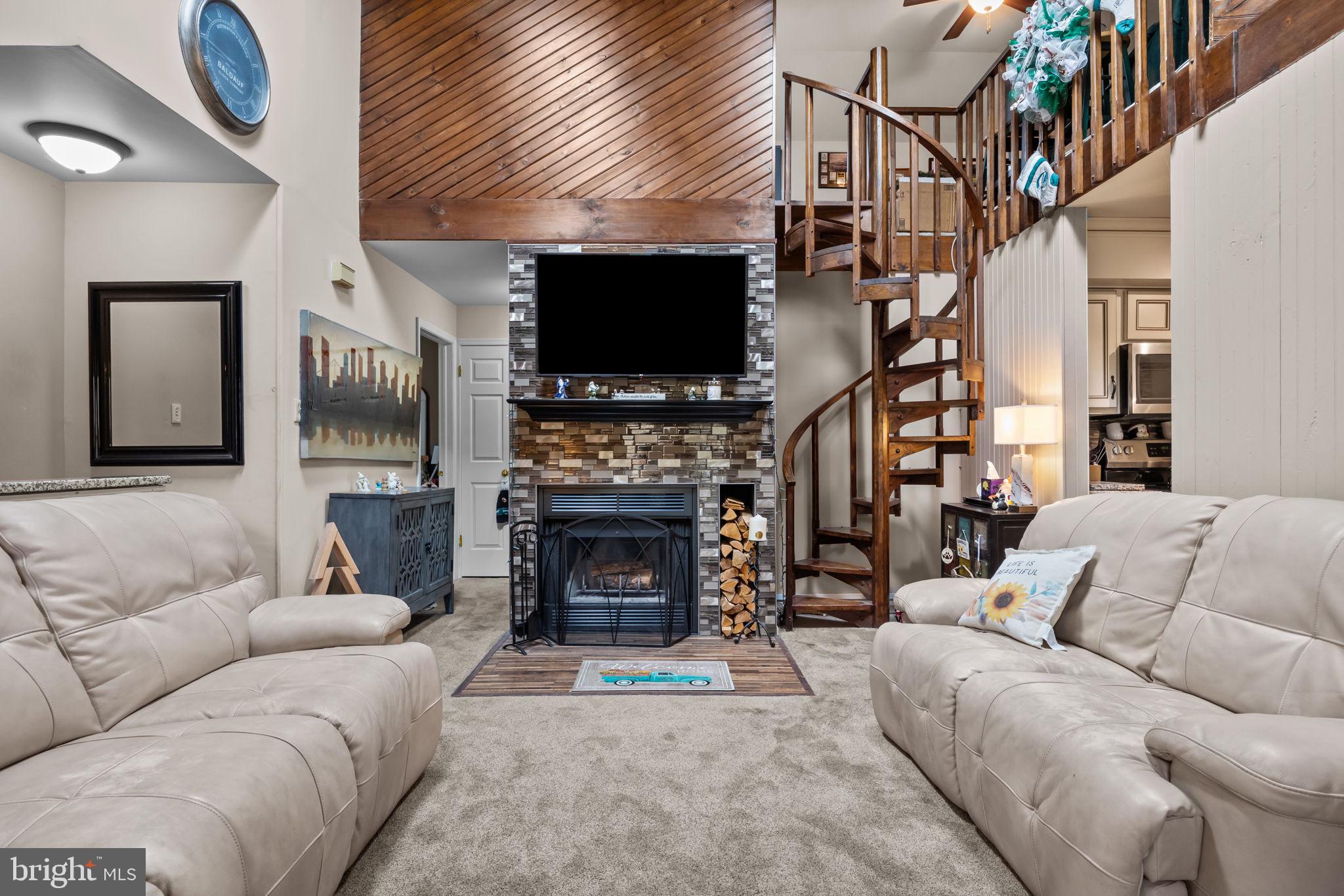 HAMPTON GREENS - Residential