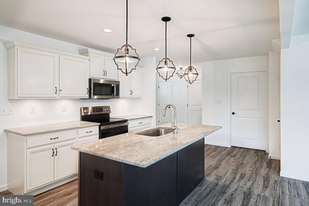 STONE MILL ESTATES - Residential