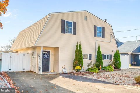 Photo of 23 W Sail Drive, TUCKERTON, NJ 08087 (MLS # NJOC2041866)
