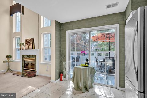 Townhouse For Sale - 305 Deer Run Court<br/> PENNINGTON, NJ 08534