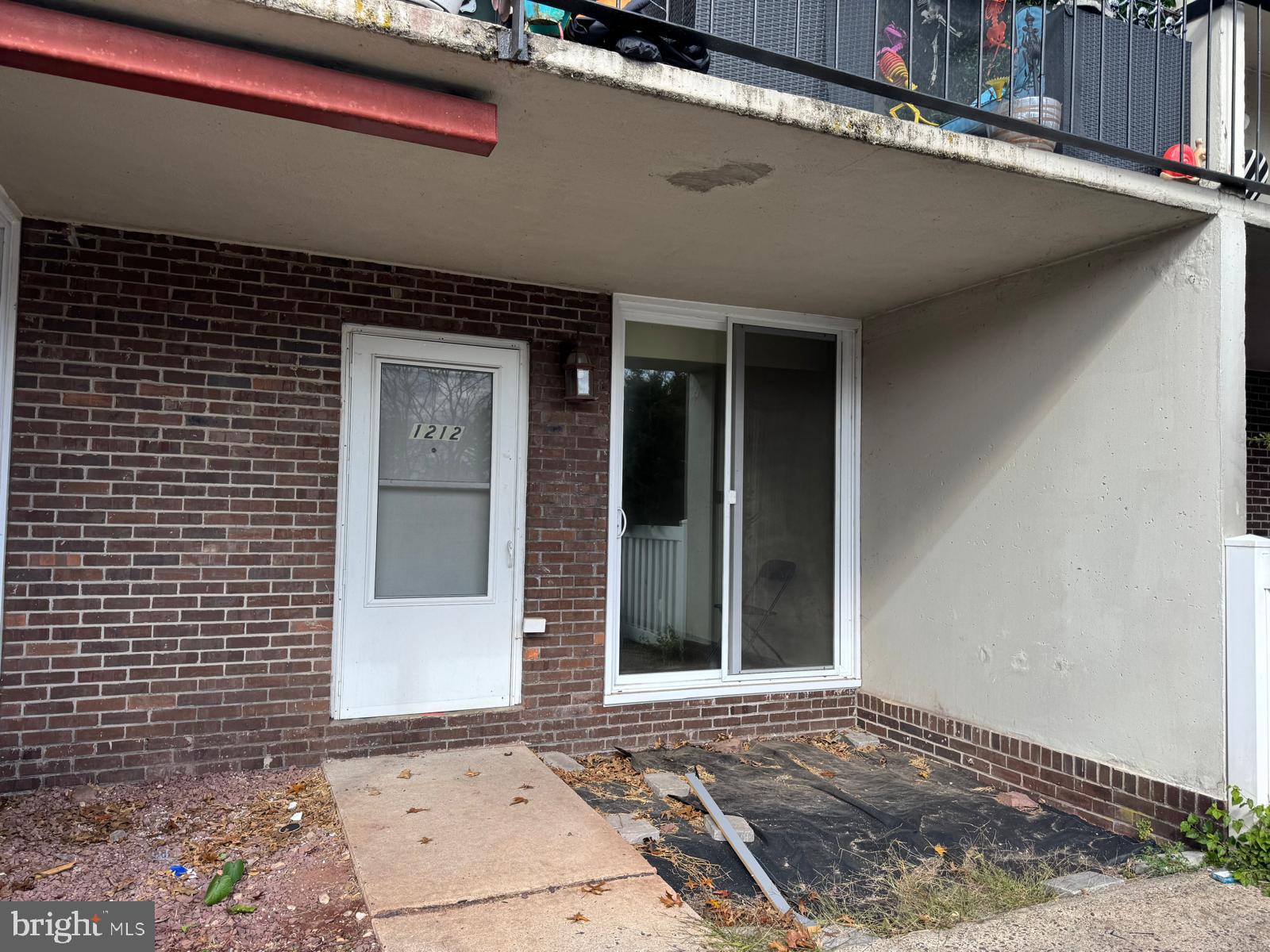 SPRING MOUNT SUMMI - Residential Lease