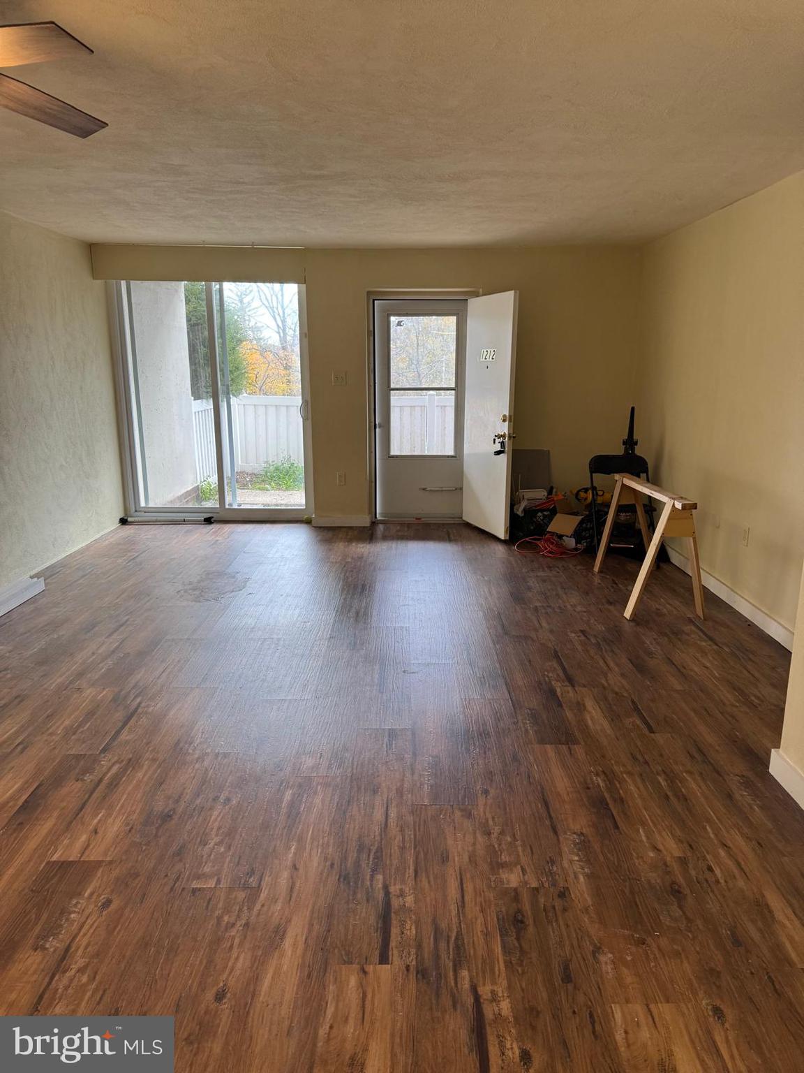 SPRING MOUNT SUMMI - Residential Lease