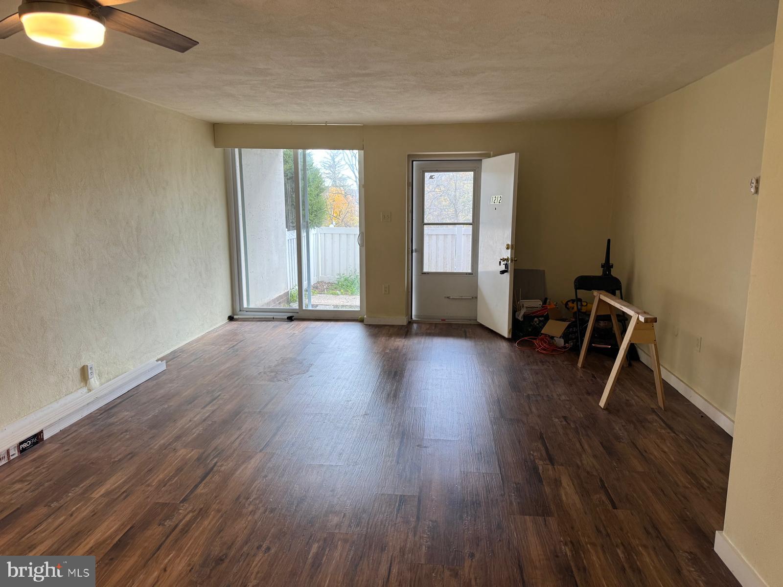 SPRING MOUNT SUMMI - Residential Lease