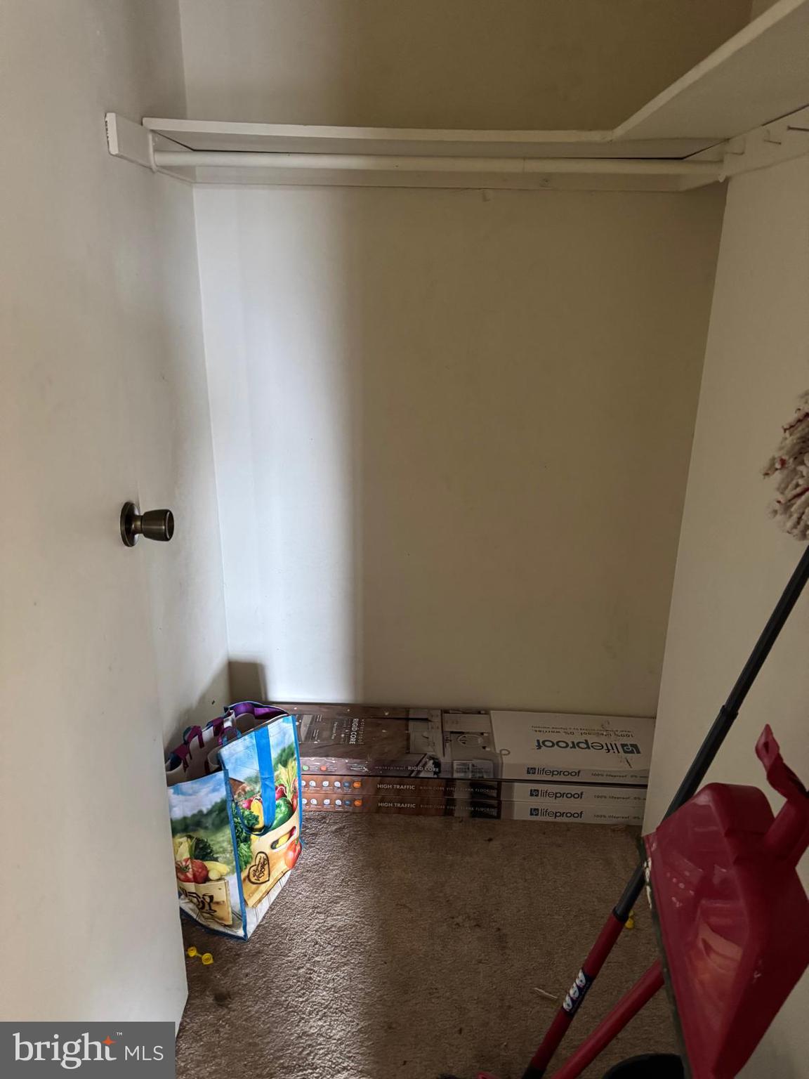 SPRING MOUNT SUMMI - Residential Lease