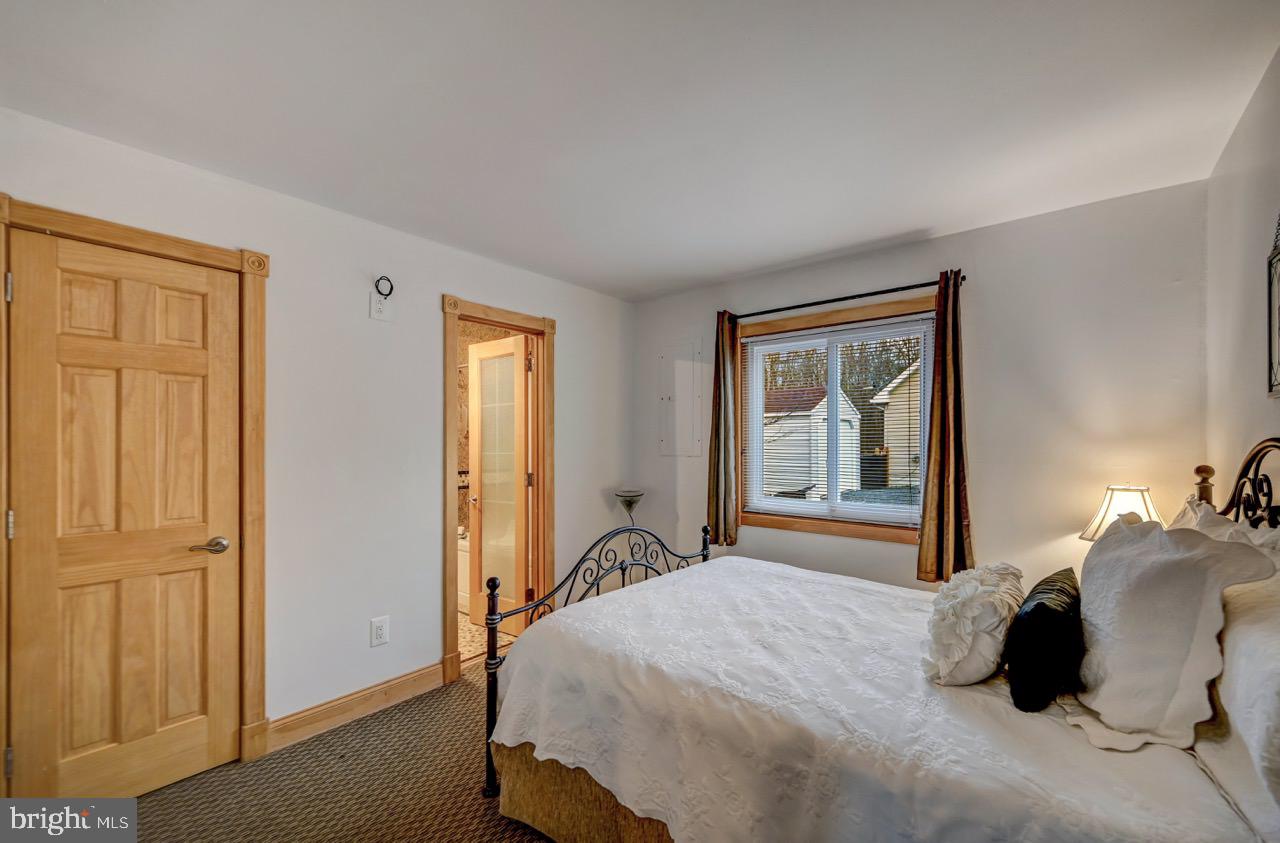 TOWAMENSING TRAIL - Residential