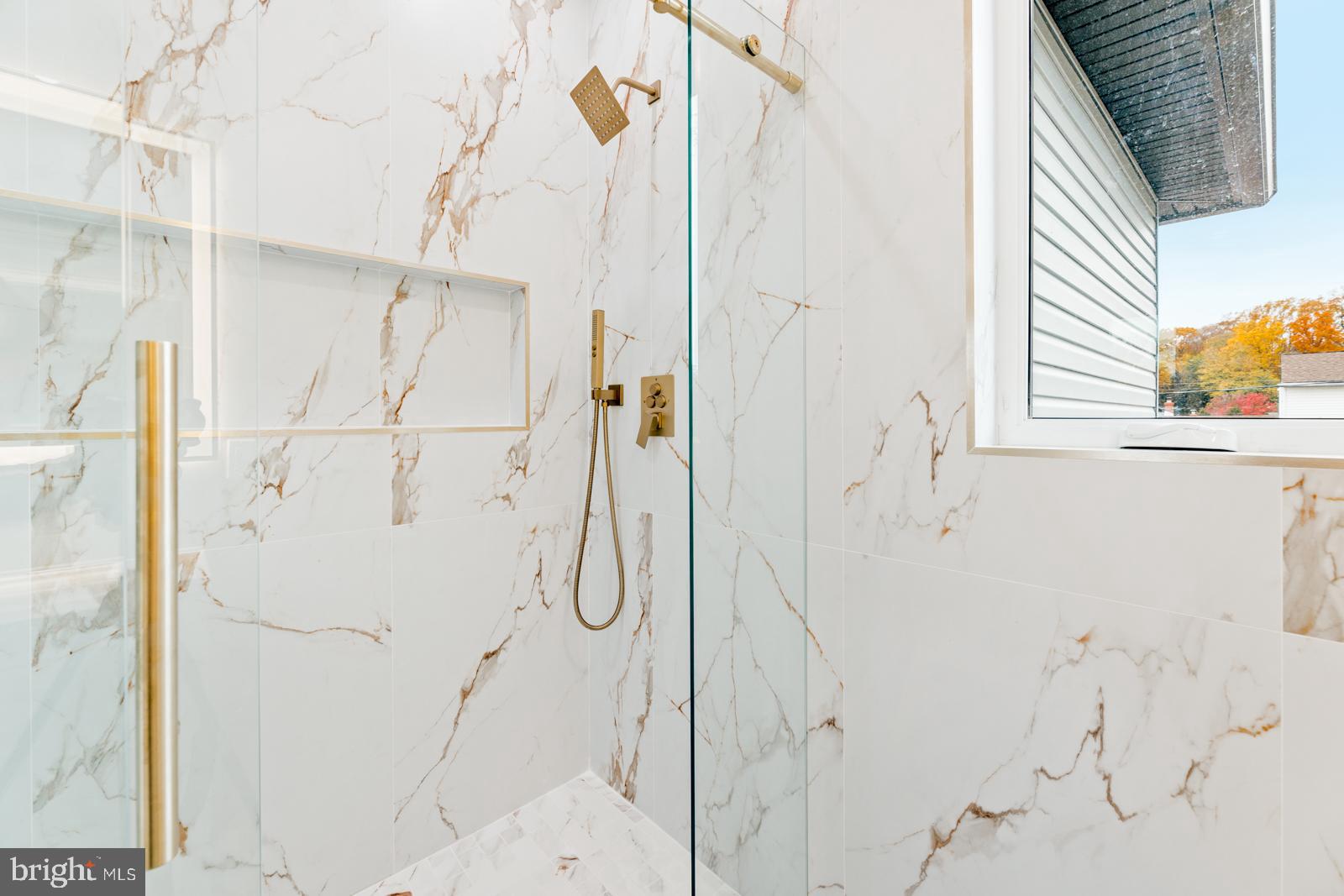 PINE VALLEY - Residential