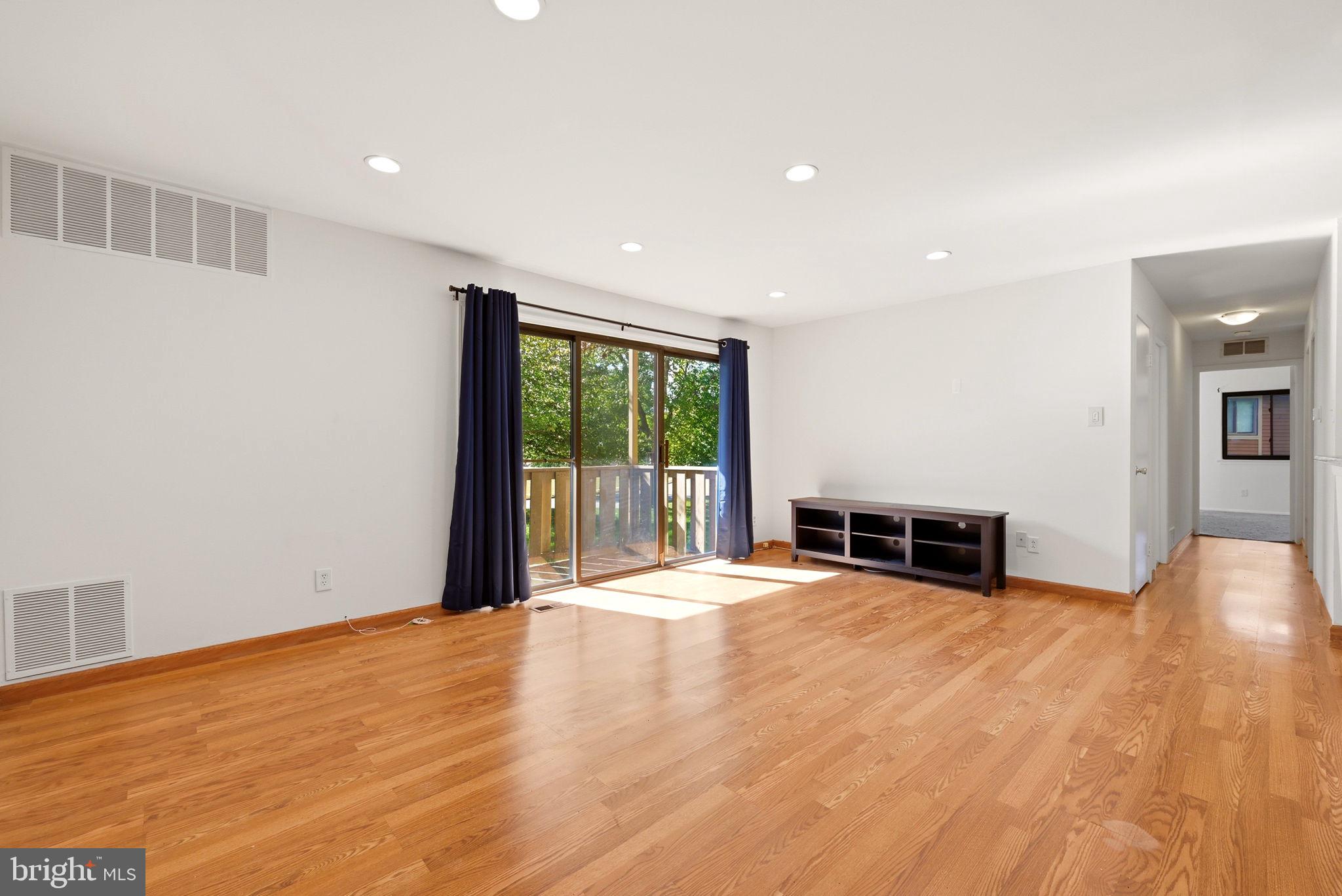 2103 WOODHOLLOW DRIVE