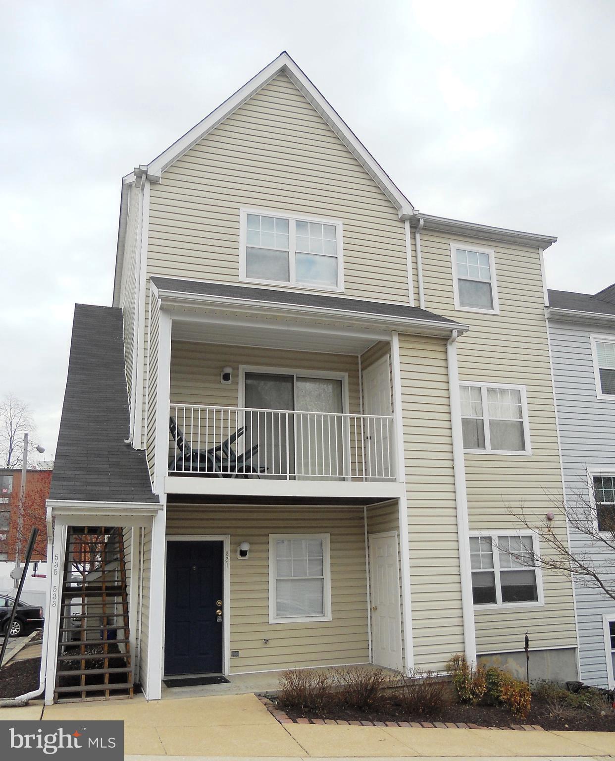 ** LOVELY! ** MOVE RIGHT INTO THIS SPACIOUS PATIO LEVEL CONDO IN THE HEART OF TOWSON. OPEN FLOOR PLAN FEATURING FOYER ENTRY & RECENT CERAMIC TILE FLOORING. BRIGHT KITCHEN W/ALL APPLIANCES & BREAKFAST BAR. SEPARATE LAUNDRY ROOM. MASTER BEDROOM W/WALK-IN CLOSET. WOOD LAMINATE FLOORING IN BOTH BEDROOMS. NO PETS. NO SMOKING UNIT. IMMEDIATE OCCUPANCY AVAILABLE!