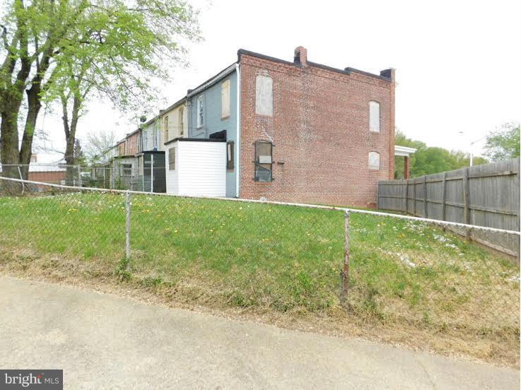 EAST BALTIMORE MIDWAY - Residential