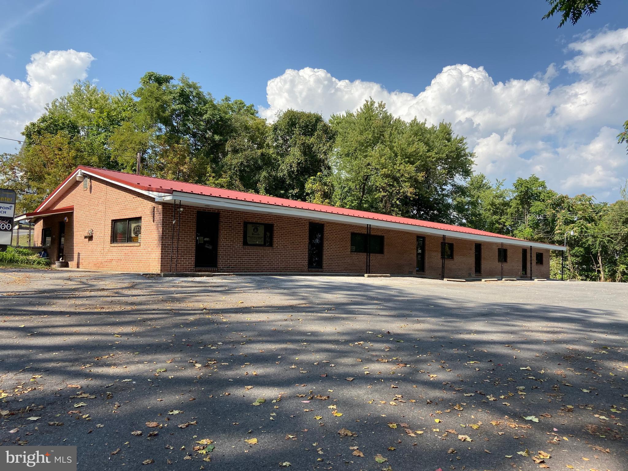 1200 sq. ft. Office space available for rent. $1000 per month. Security Deposit and credit check required. Space may be altered by Tenant for specific needs (must be approved by Landlord). No CAM fees. Landlord pays for snow removal, water and sewer.