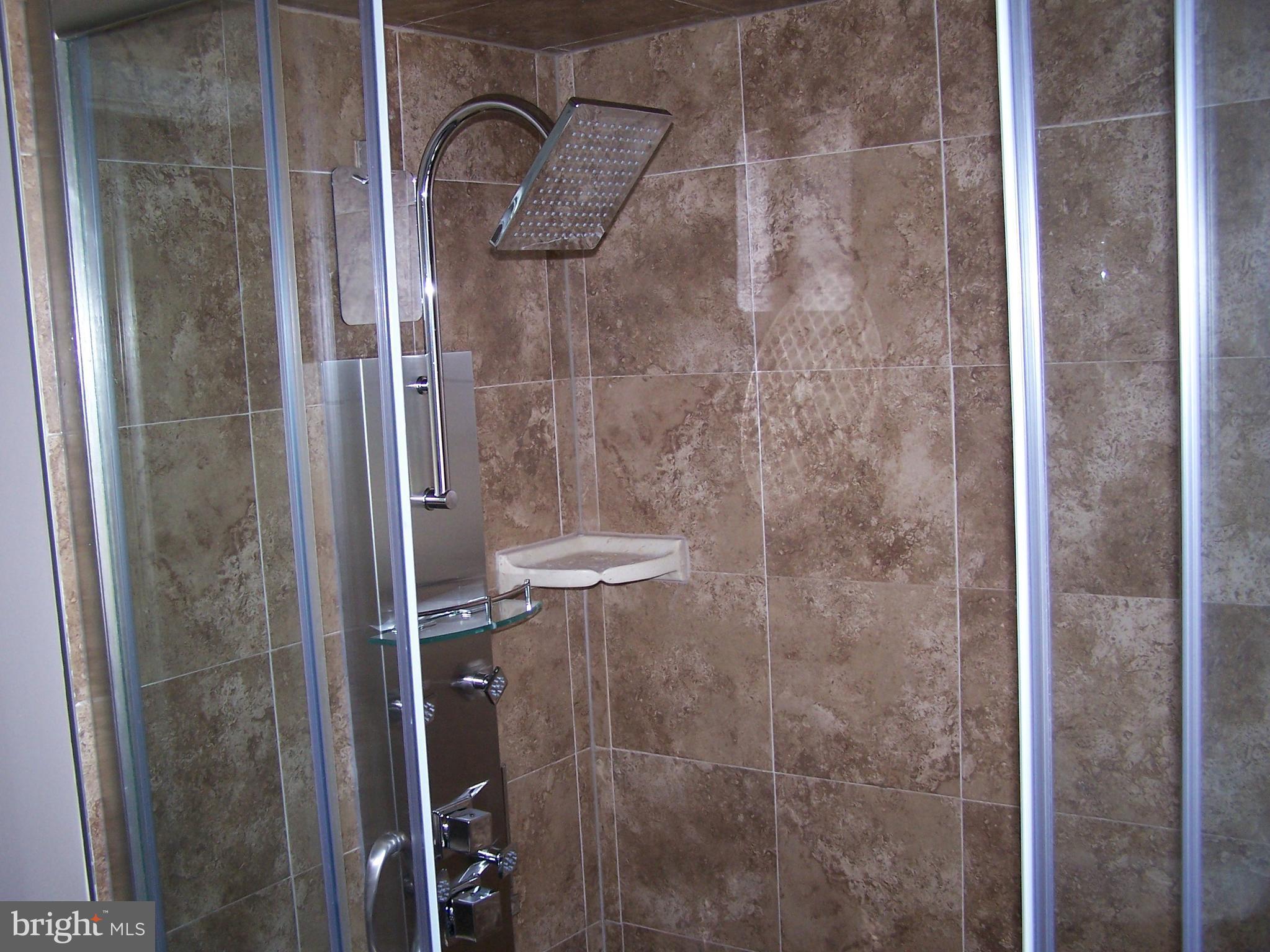 CENTRE RIDGE - Residential