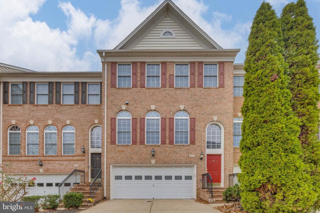 Photo of 16440 Steerage Circle, WOODBRIDGE, VA 22191 (MLS # VAPW2108258)