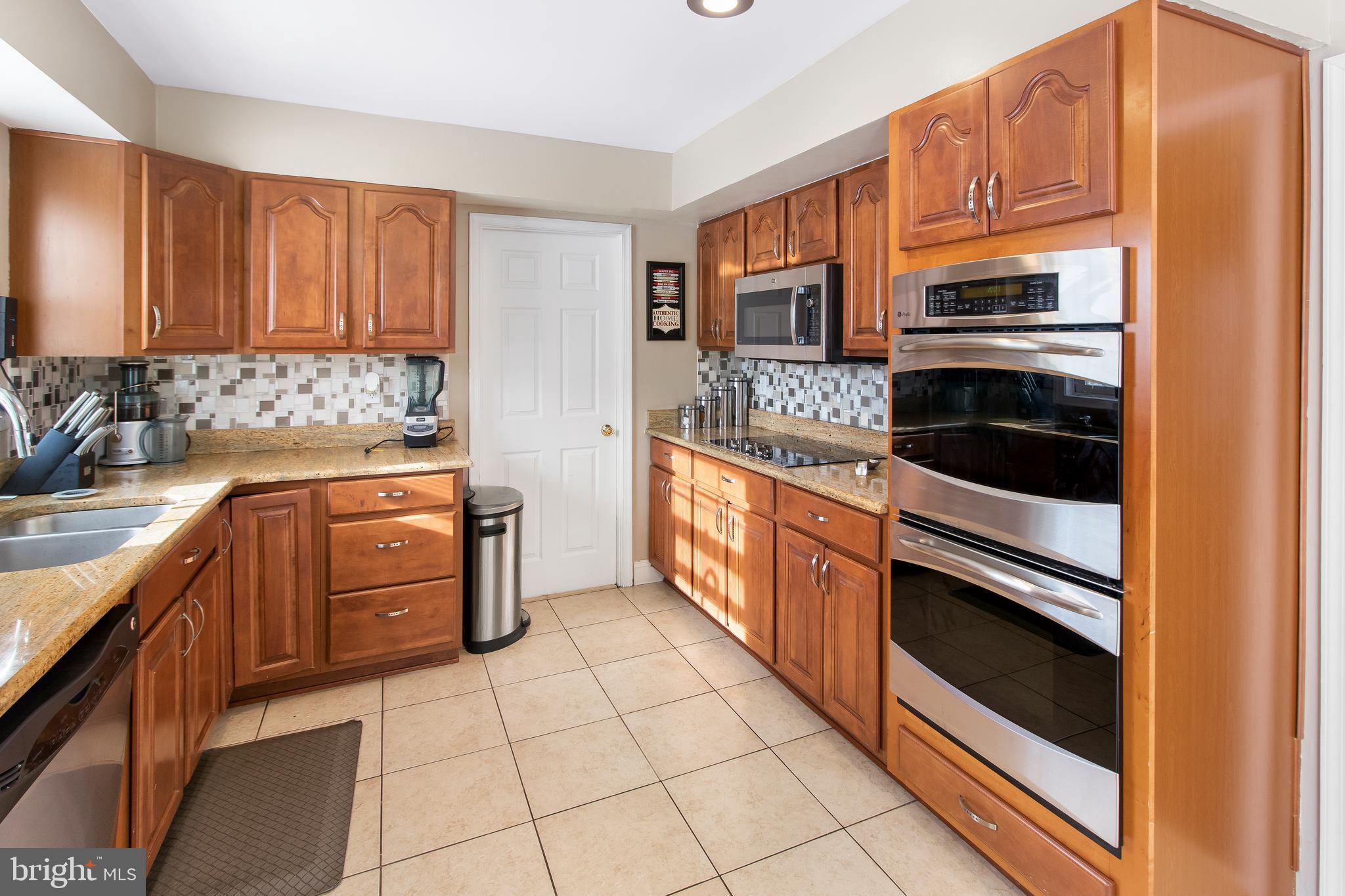 MEADOWBROOK - Residential