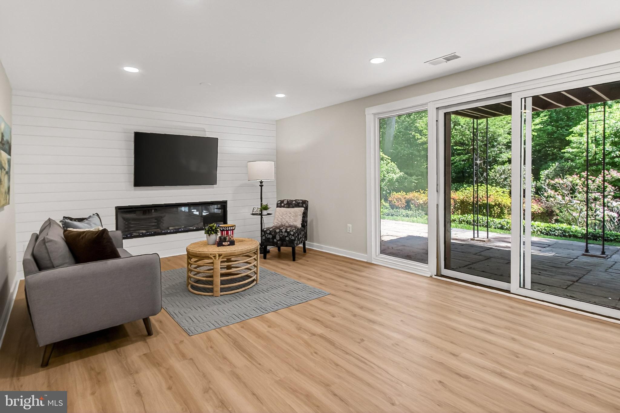 SLEEPY HOLLOW WOODS - Residential