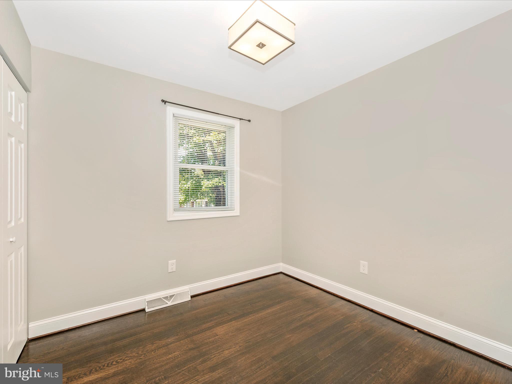 SHARPSBURG - Residential