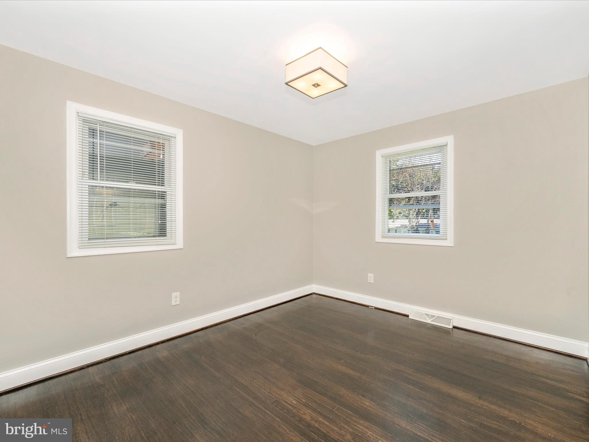 SHARPSBURG - Residential