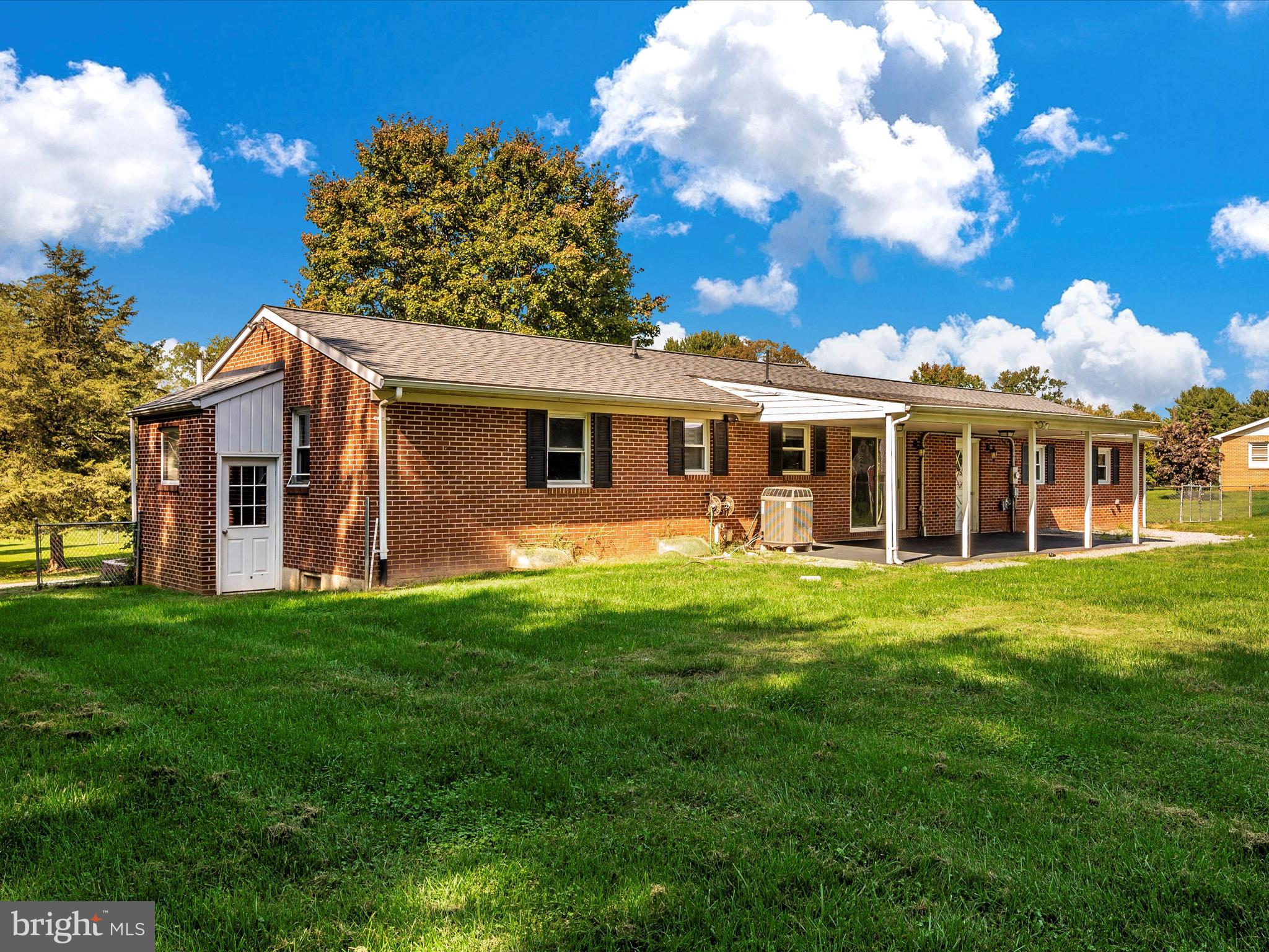 SHARPSBURG - Residential