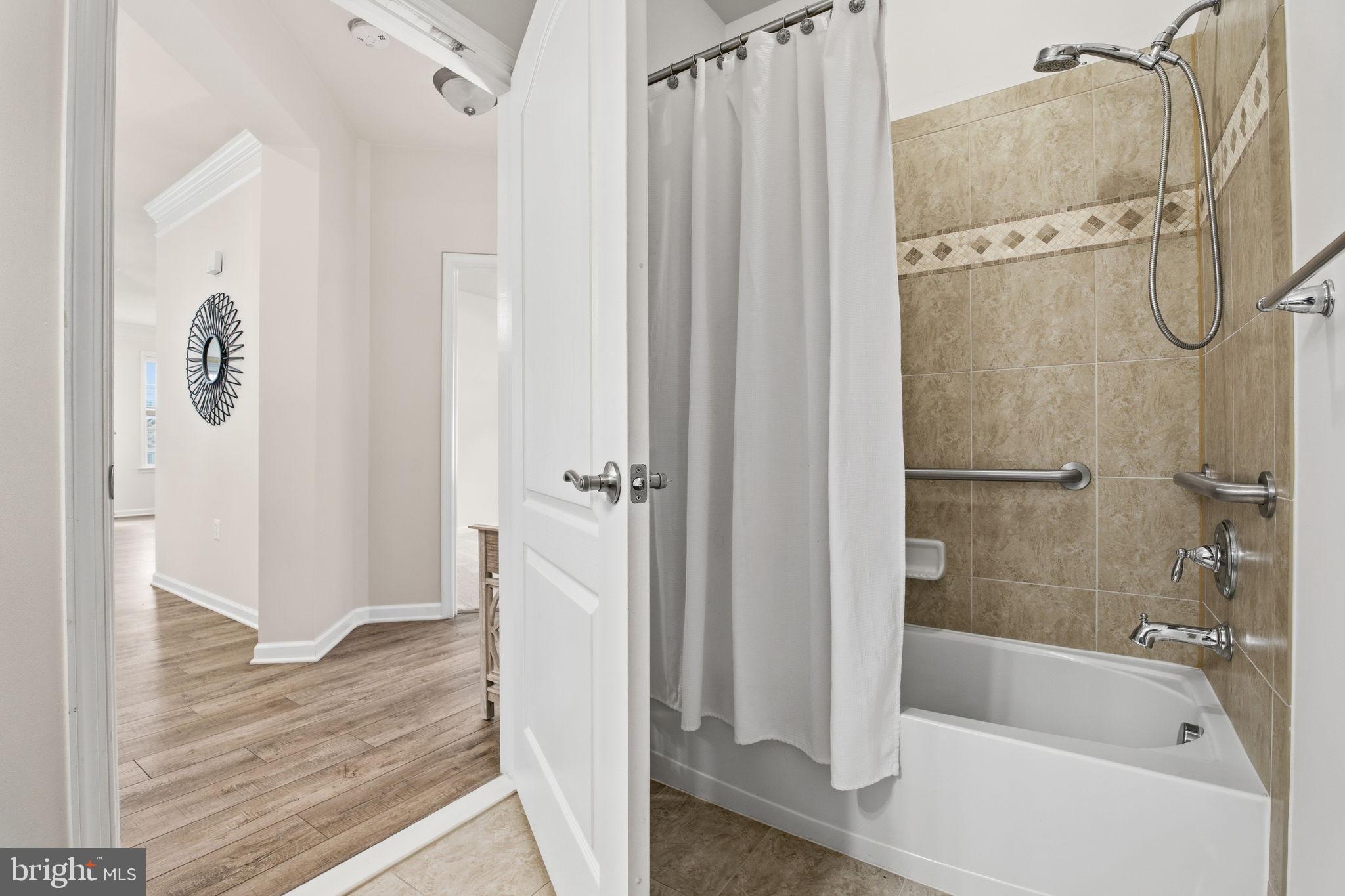 CARROLLS CREEK - Residential