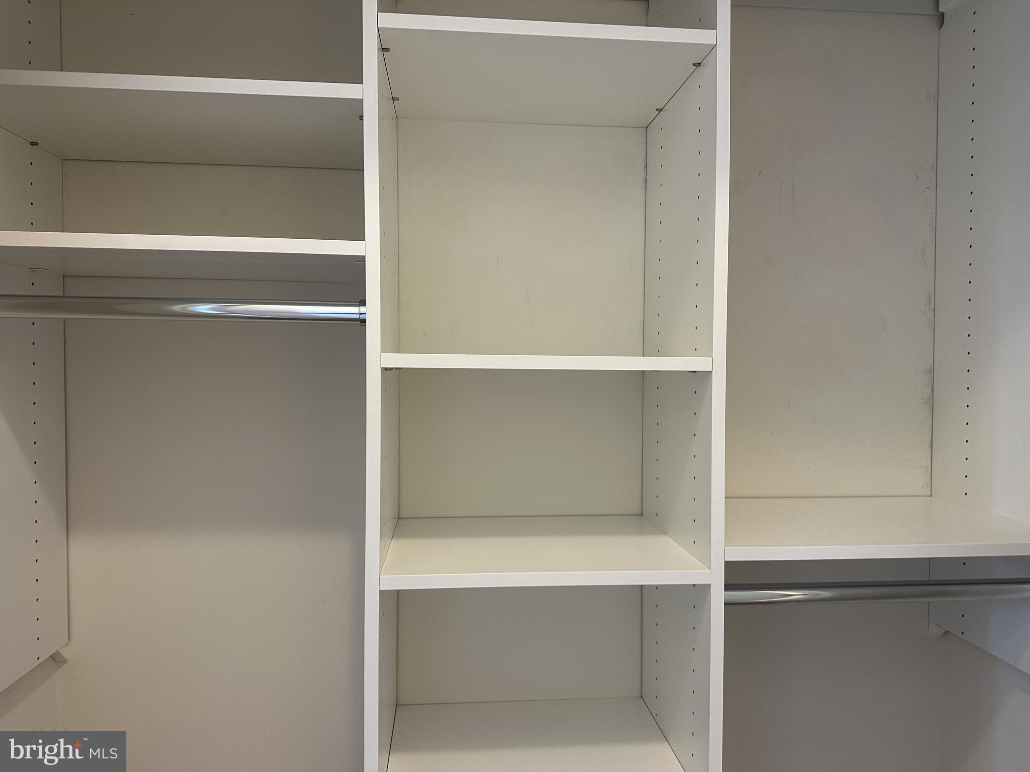 DISCOVERY SQUARE - Residential