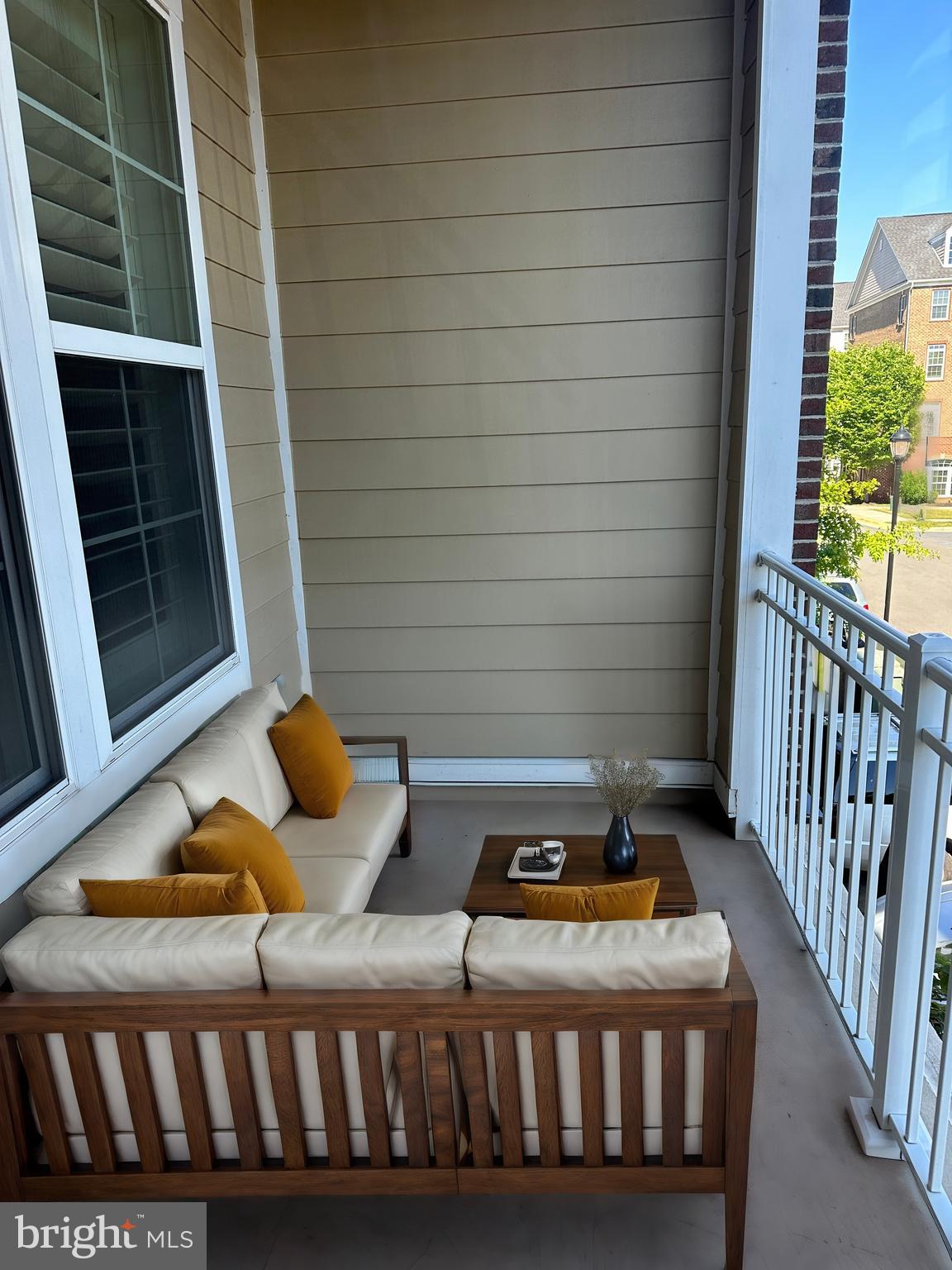 DISCOVERY SQUARE - Residential