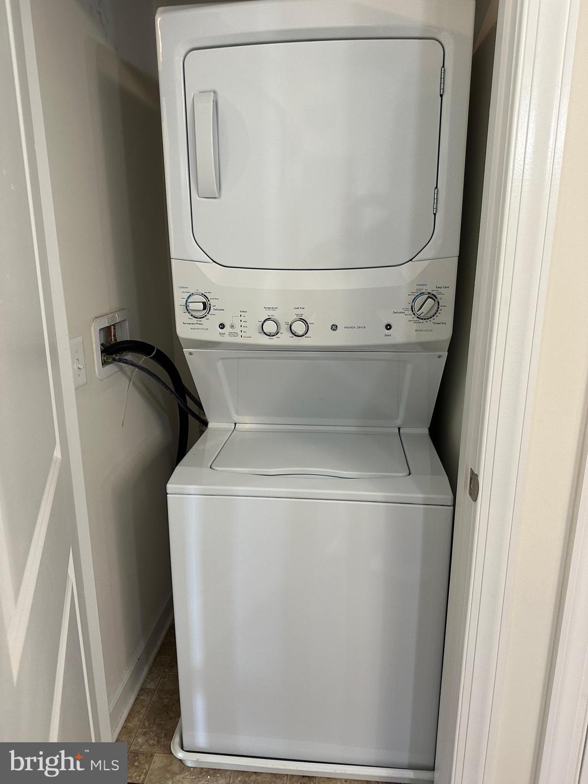 DISCOVERY SQUARE - Residential