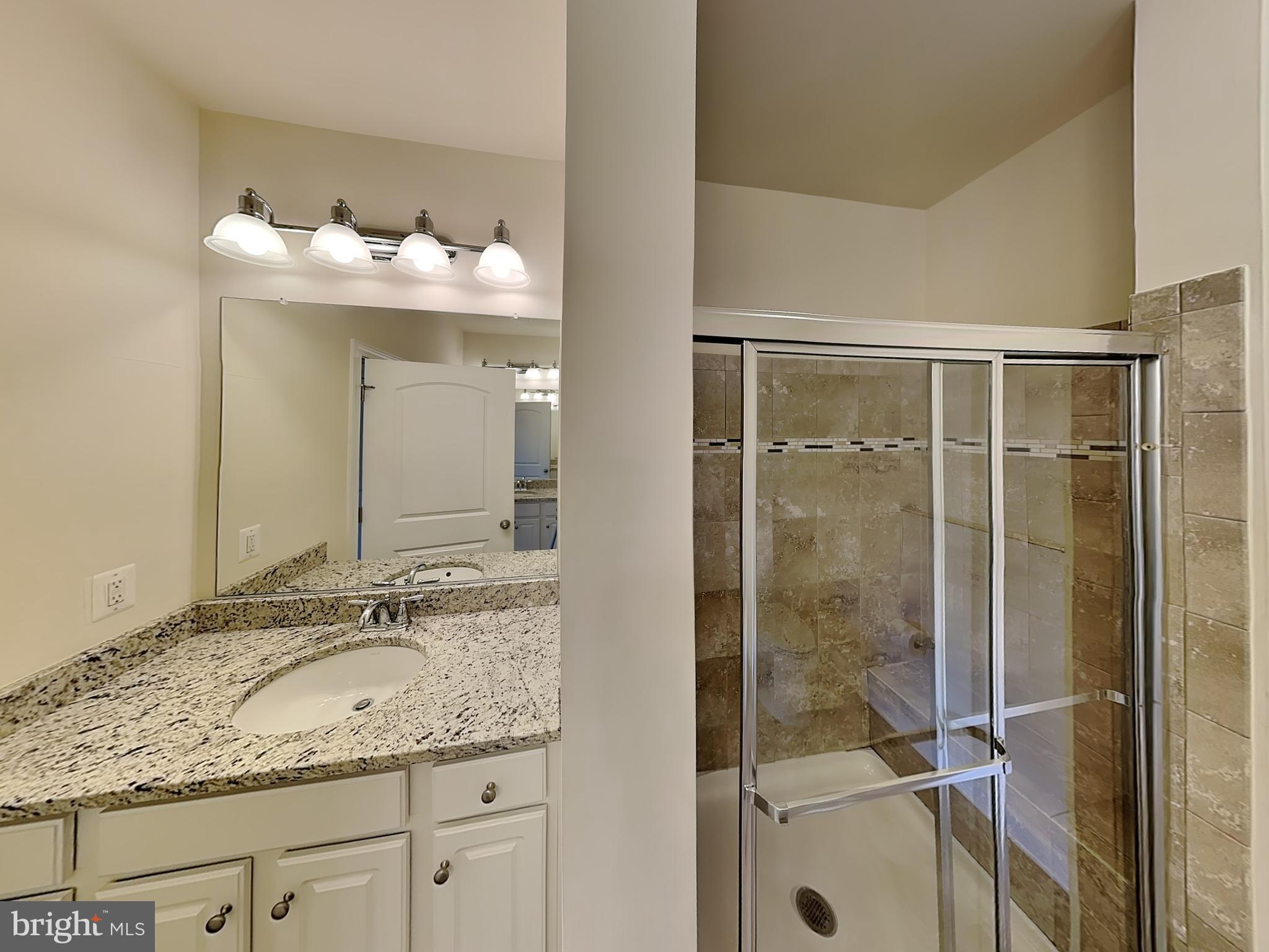 DISCOVERY SQUARE - Residential