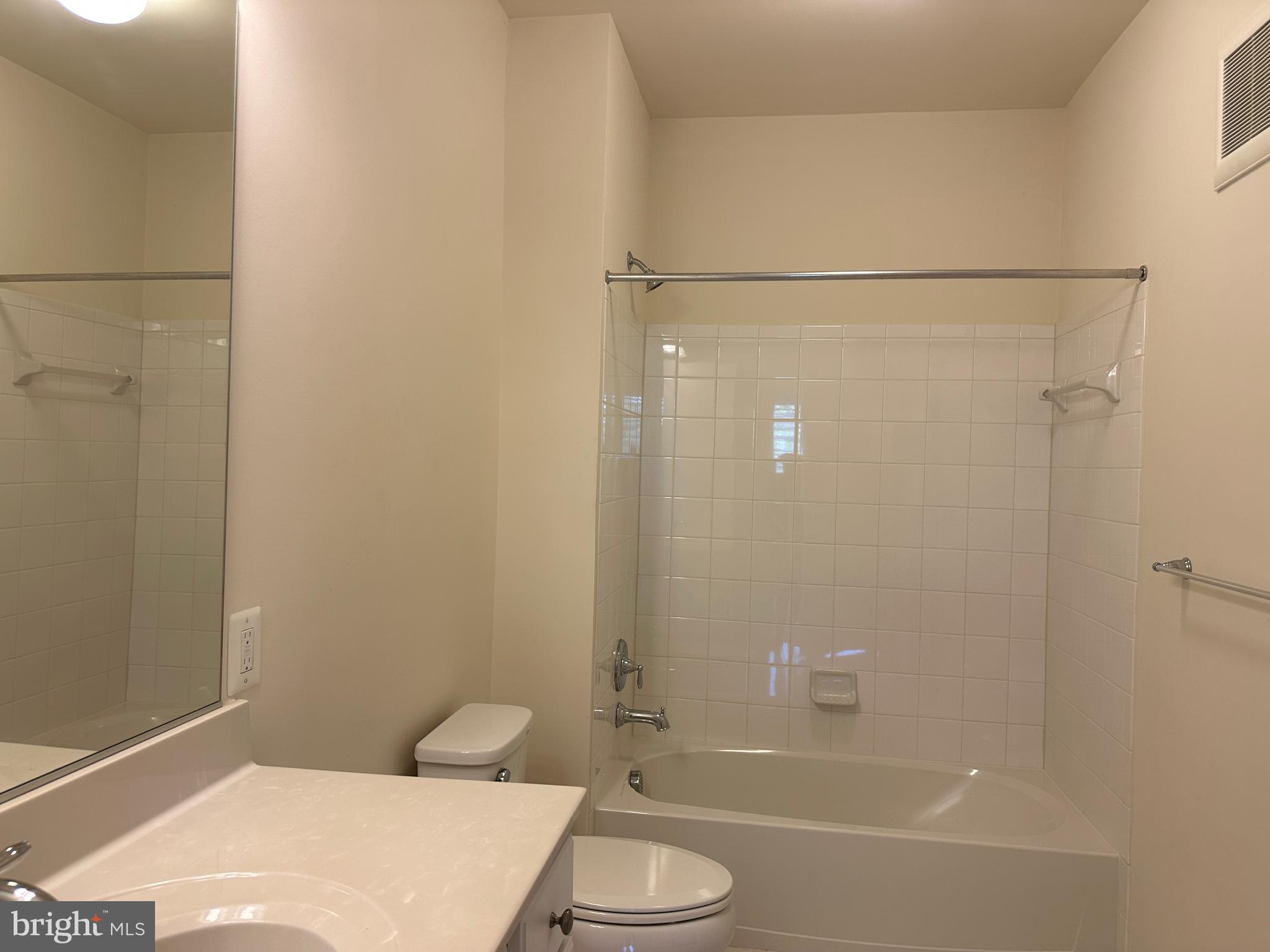 DISCOVERY SQUARE - Residential