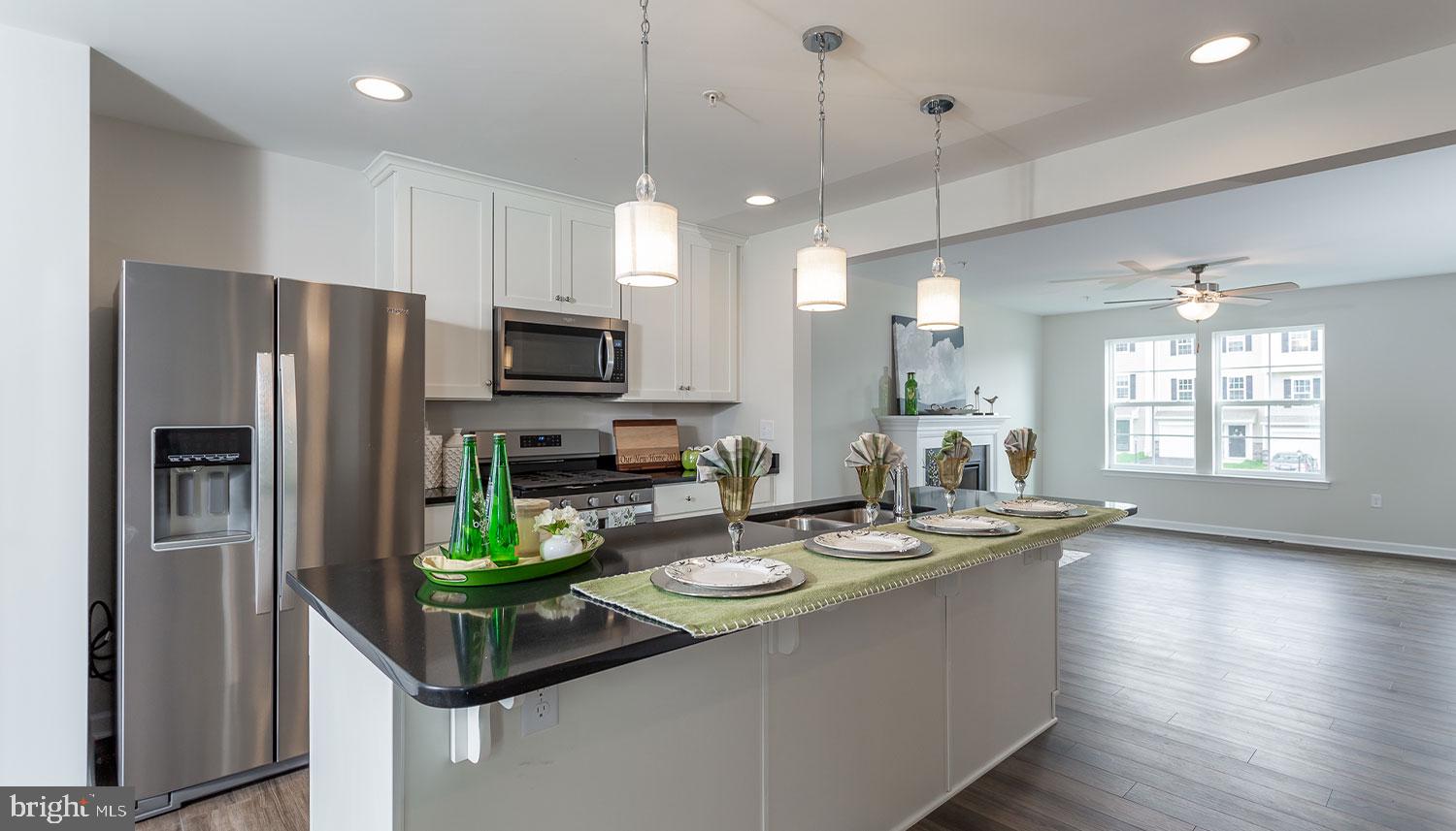 TOWNES AT TATE MANOR - Residential