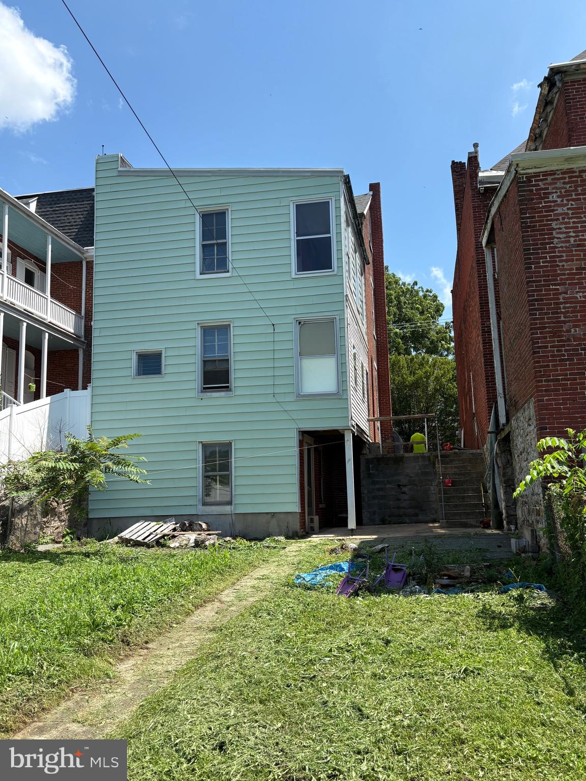 106 N 4TH STREET