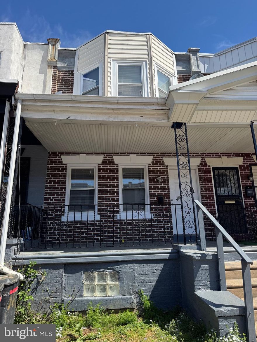 Freshly painted house on the nice block with new carpets, newer roof, new boiler. 
Great for investor who wants to rent or rehab and flip!