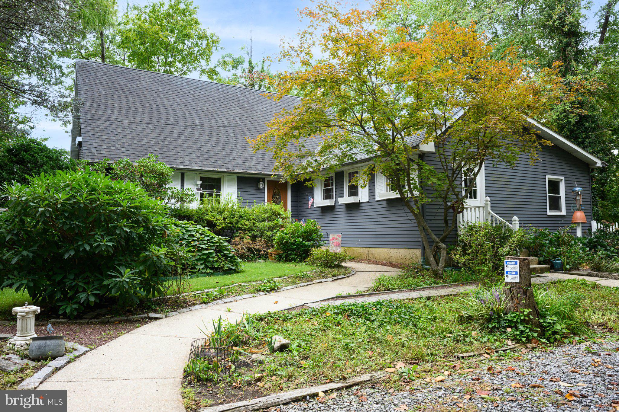 8 MCKINLEY AVENUE