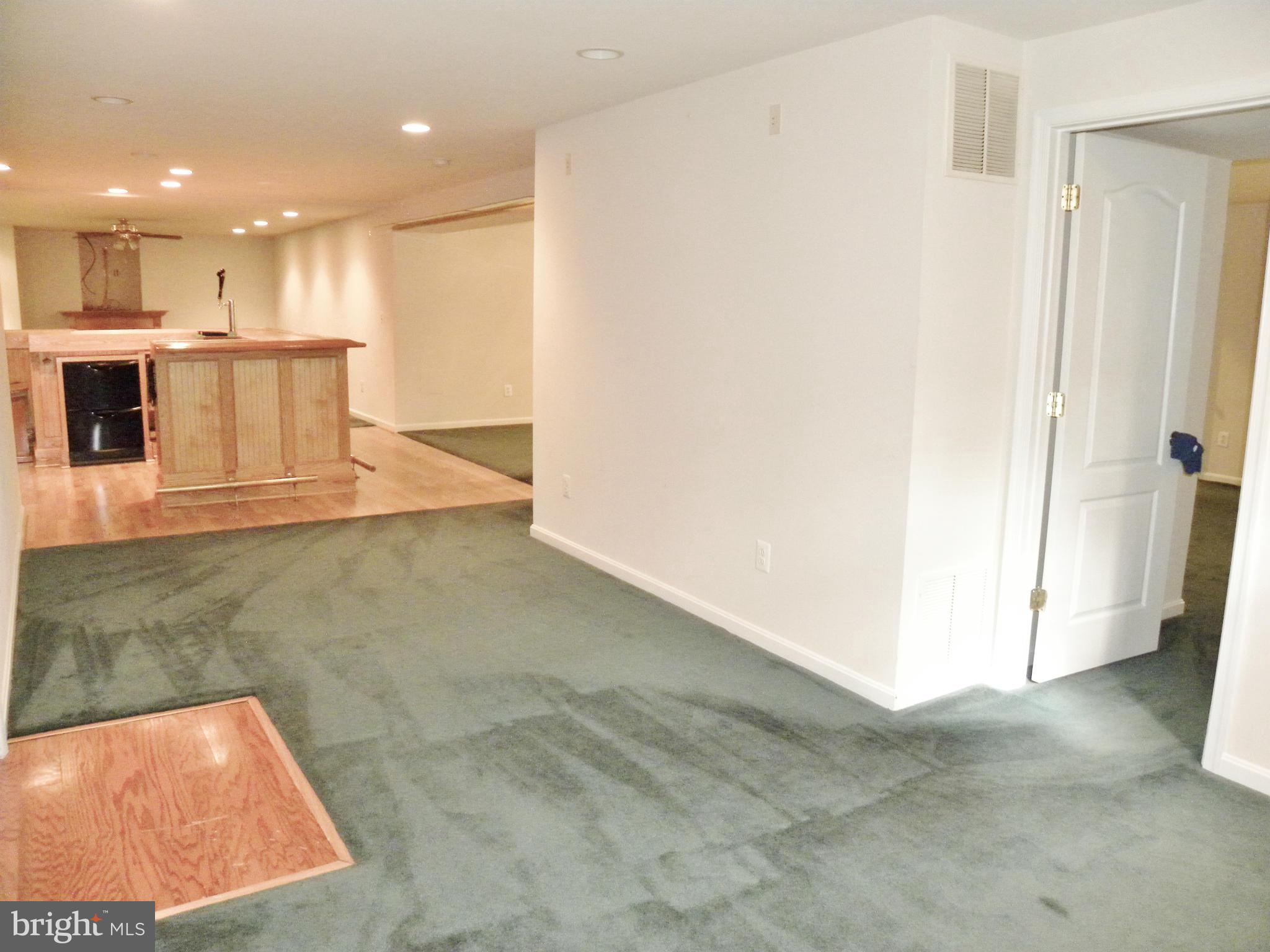 SOMERSET - Residential