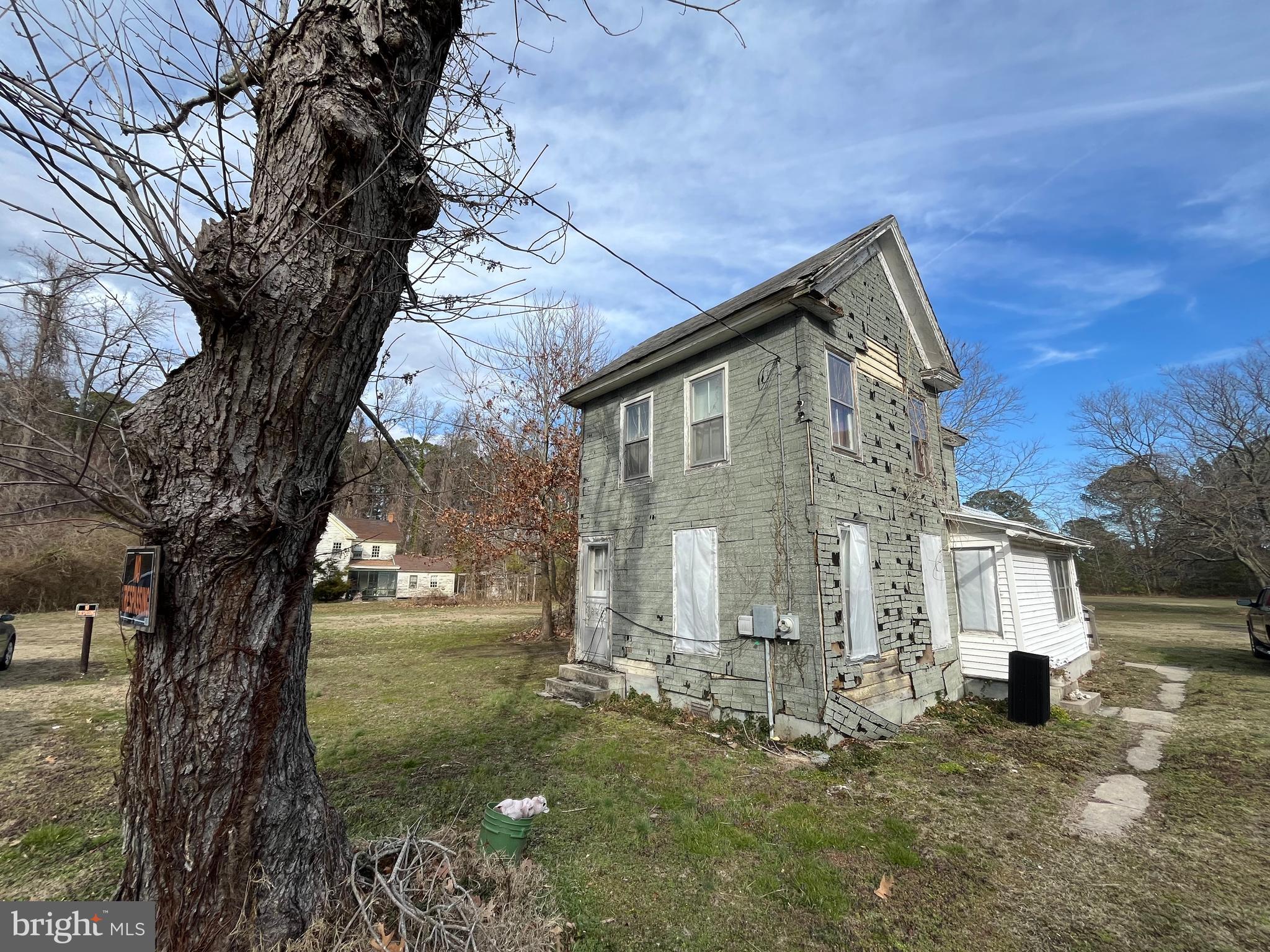 3725 GEORGES LANE