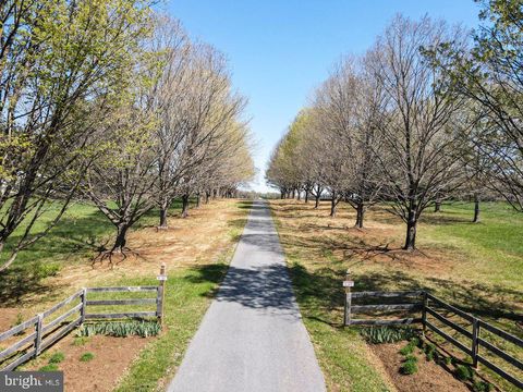 p522 (ref 17709) COMUS ROAD DICKERSON MD 20842