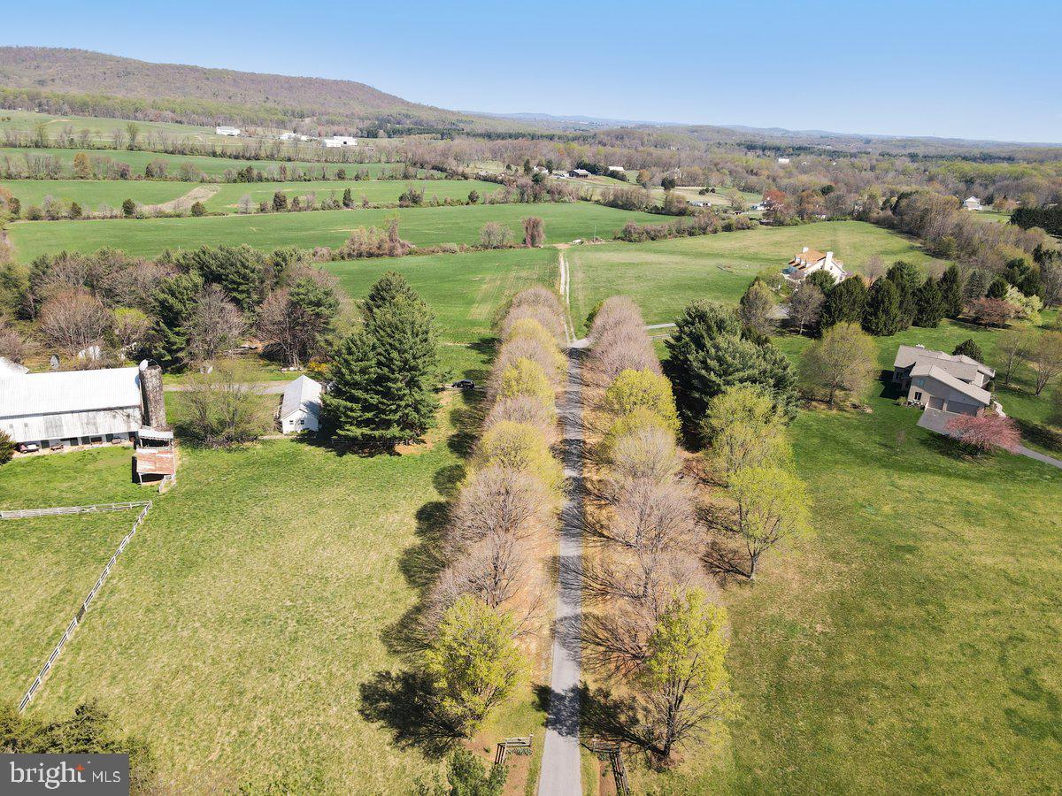 p522 (ref 17709) COMUS ROAD
