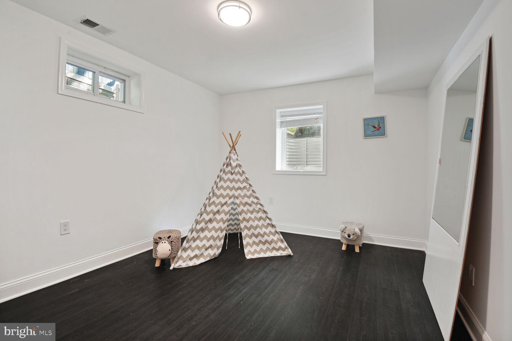 TAKOMA PARK - Residential