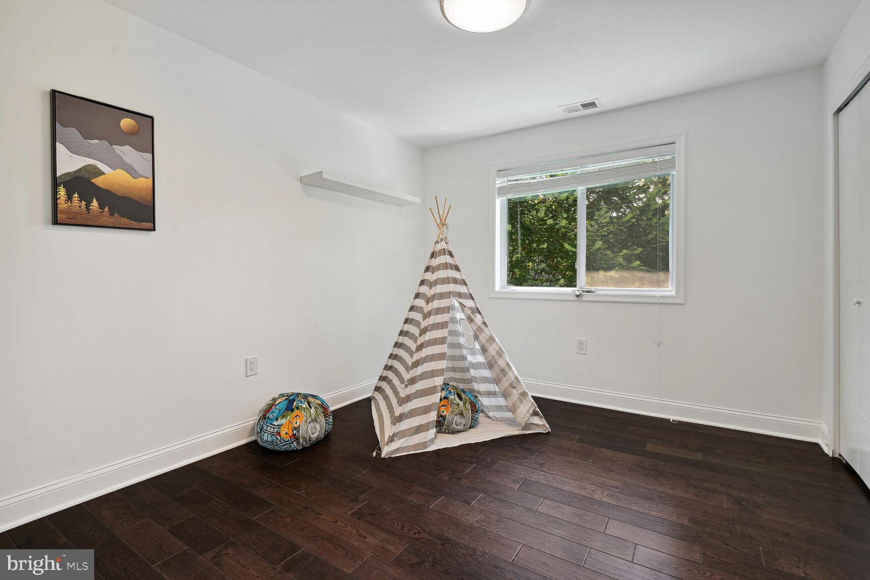 TAKOMA PARK - Residential