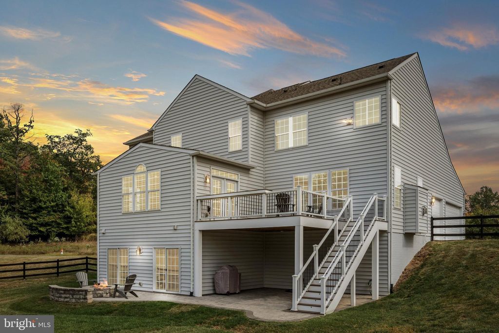 Photo of 15759 Dorneywood Drive, LEESBURG, VA 20176 (MLS # VALO2106532)
