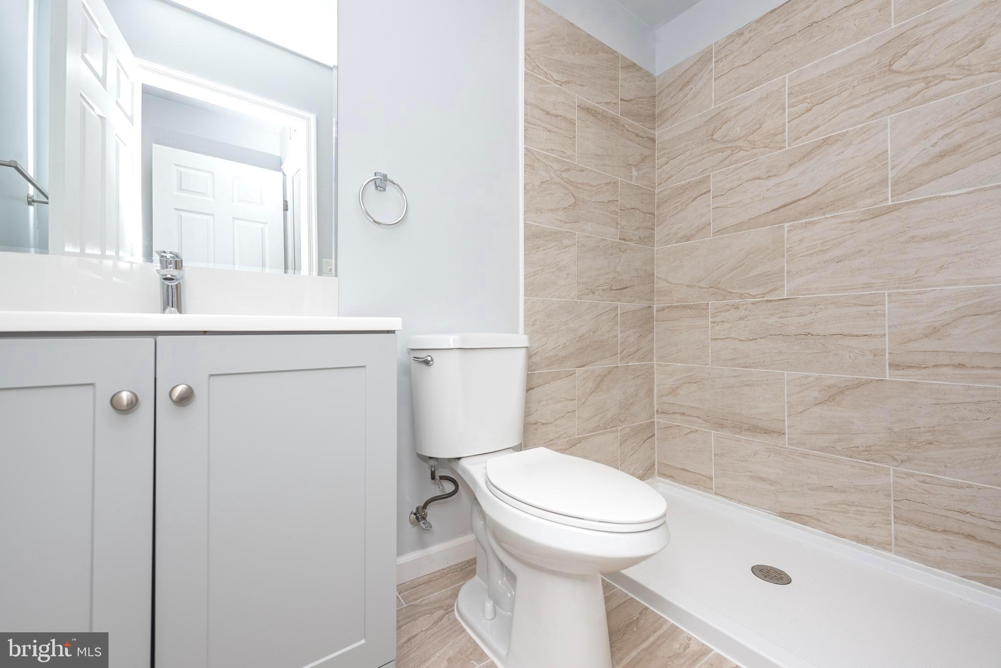 HOLLINS MARKET - Residential