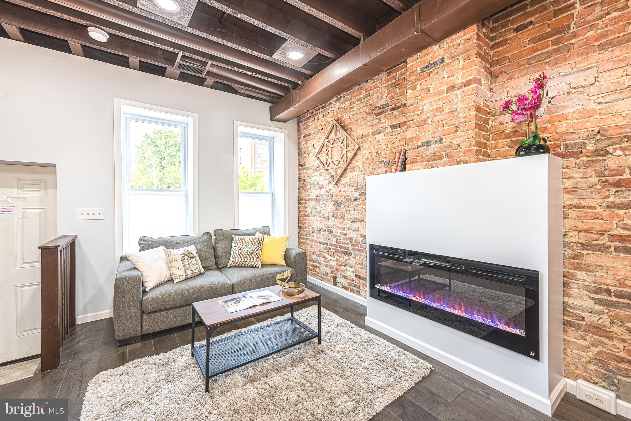 HOLLINS MARKET - Residential