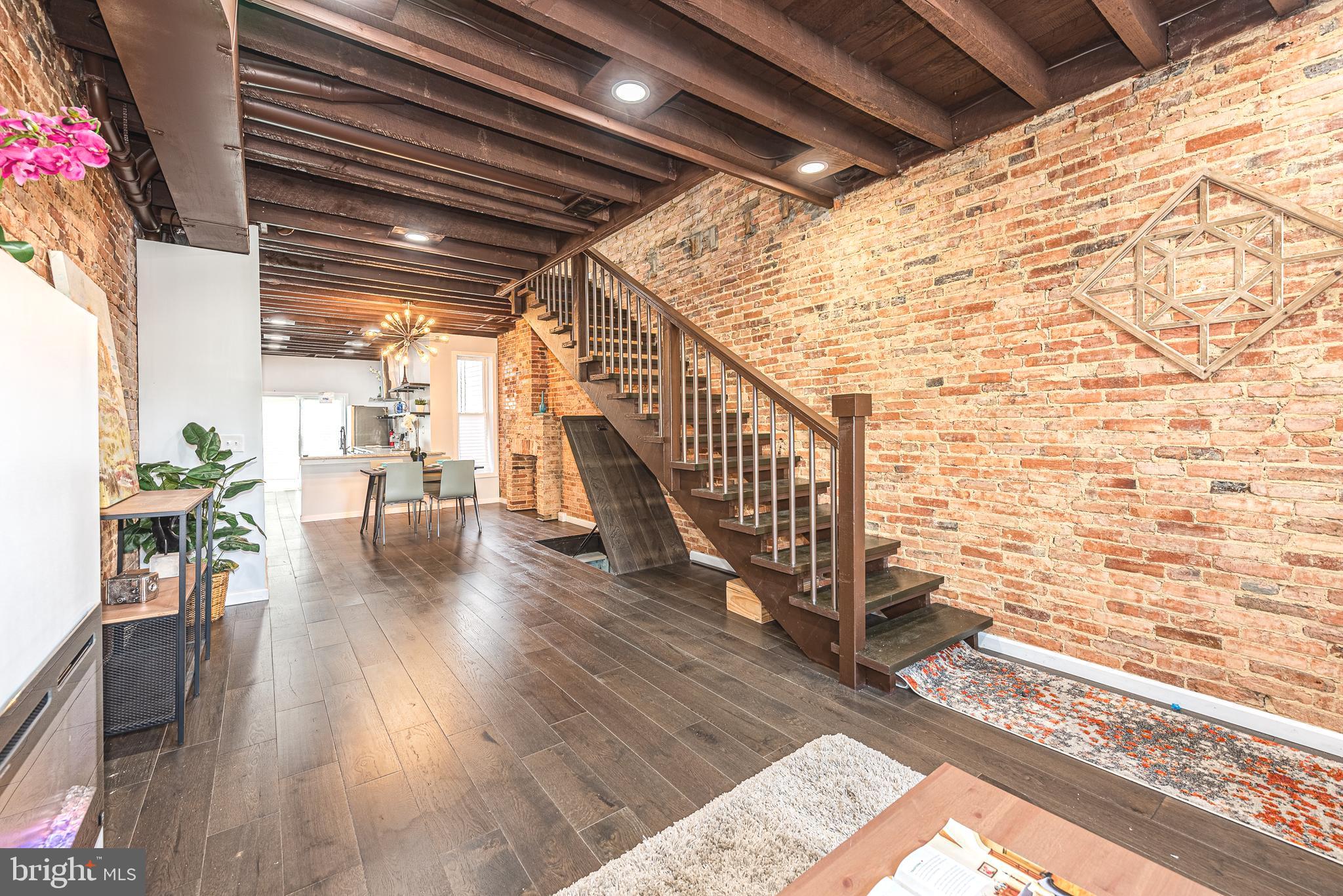 HOLLINS MARKET - Residential