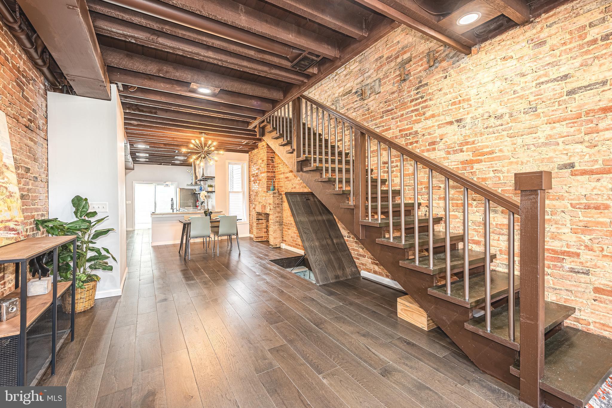 HOLLINS MARKET - Residential