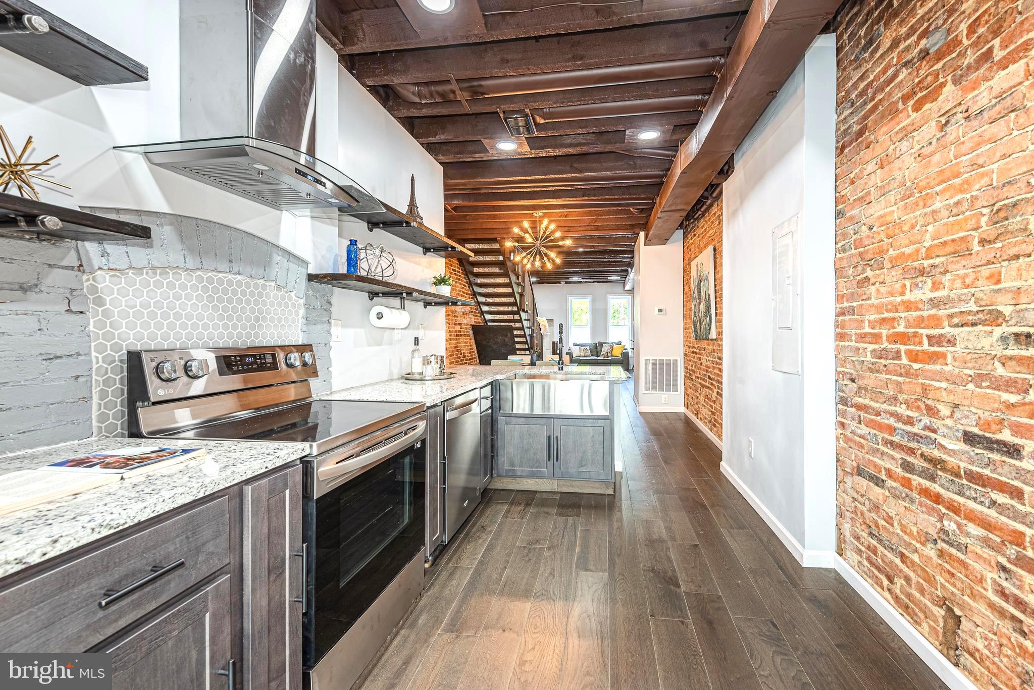 HOLLINS MARKET - Residential