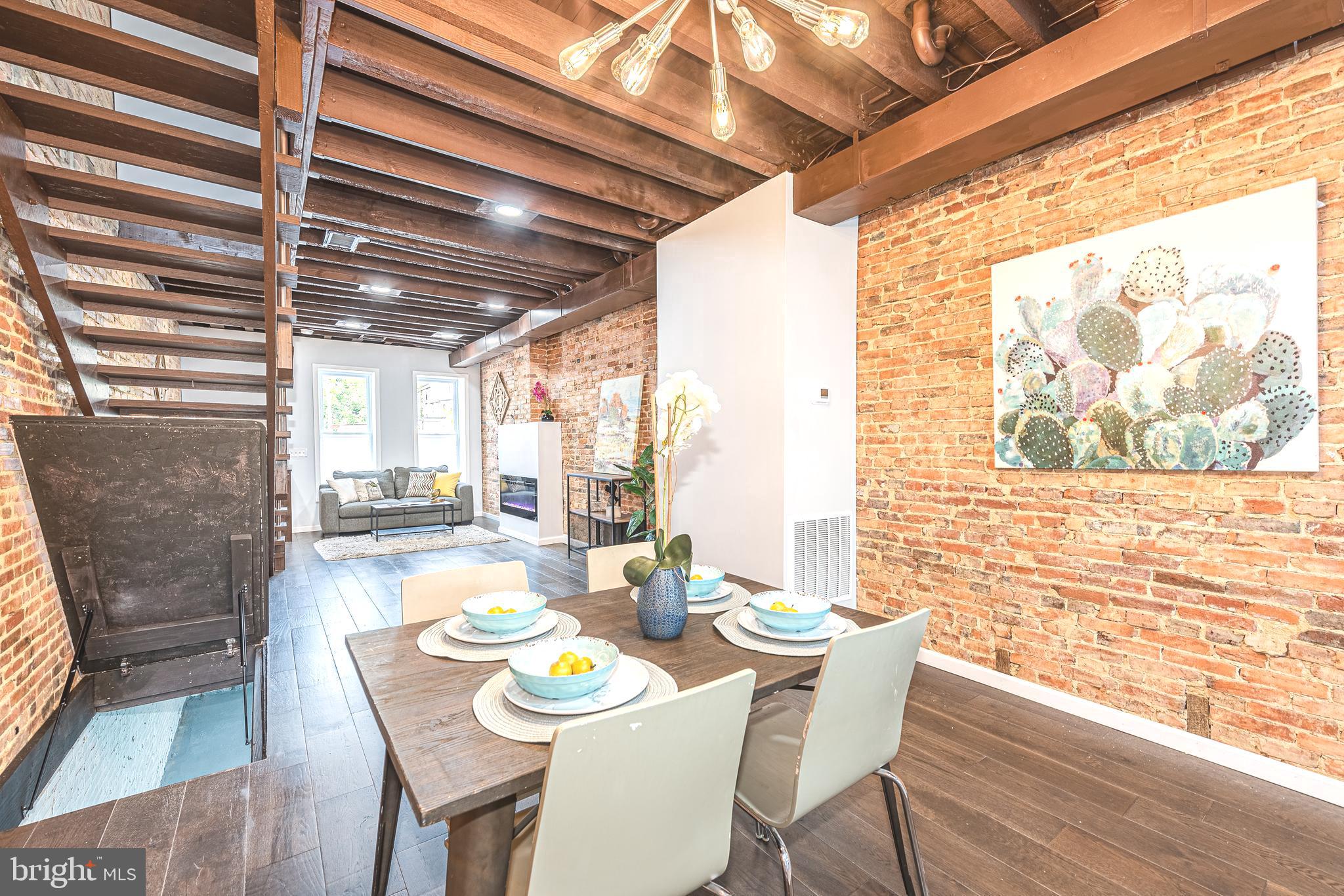 HOLLINS MARKET - Residential