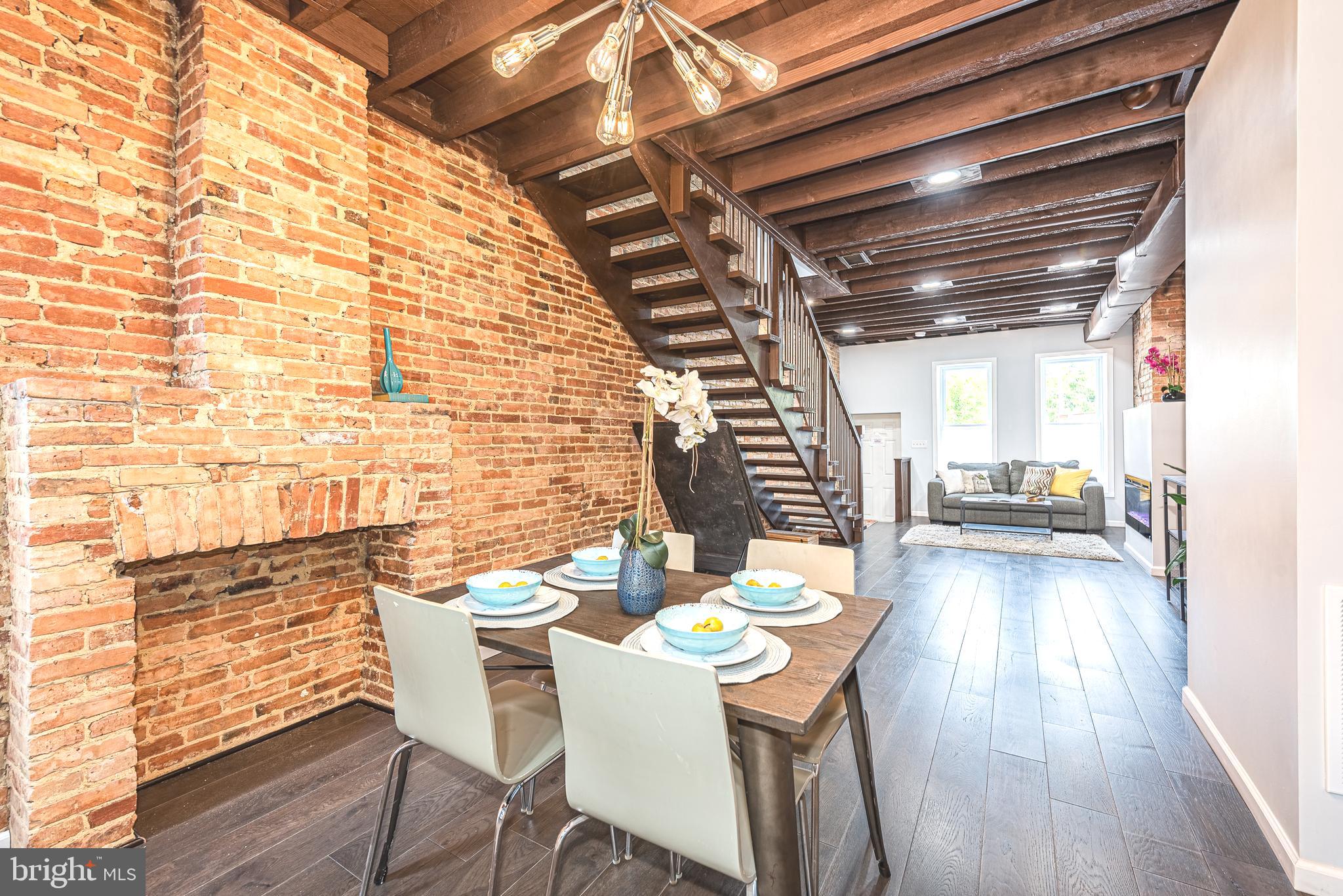 HOLLINS MARKET - Residential