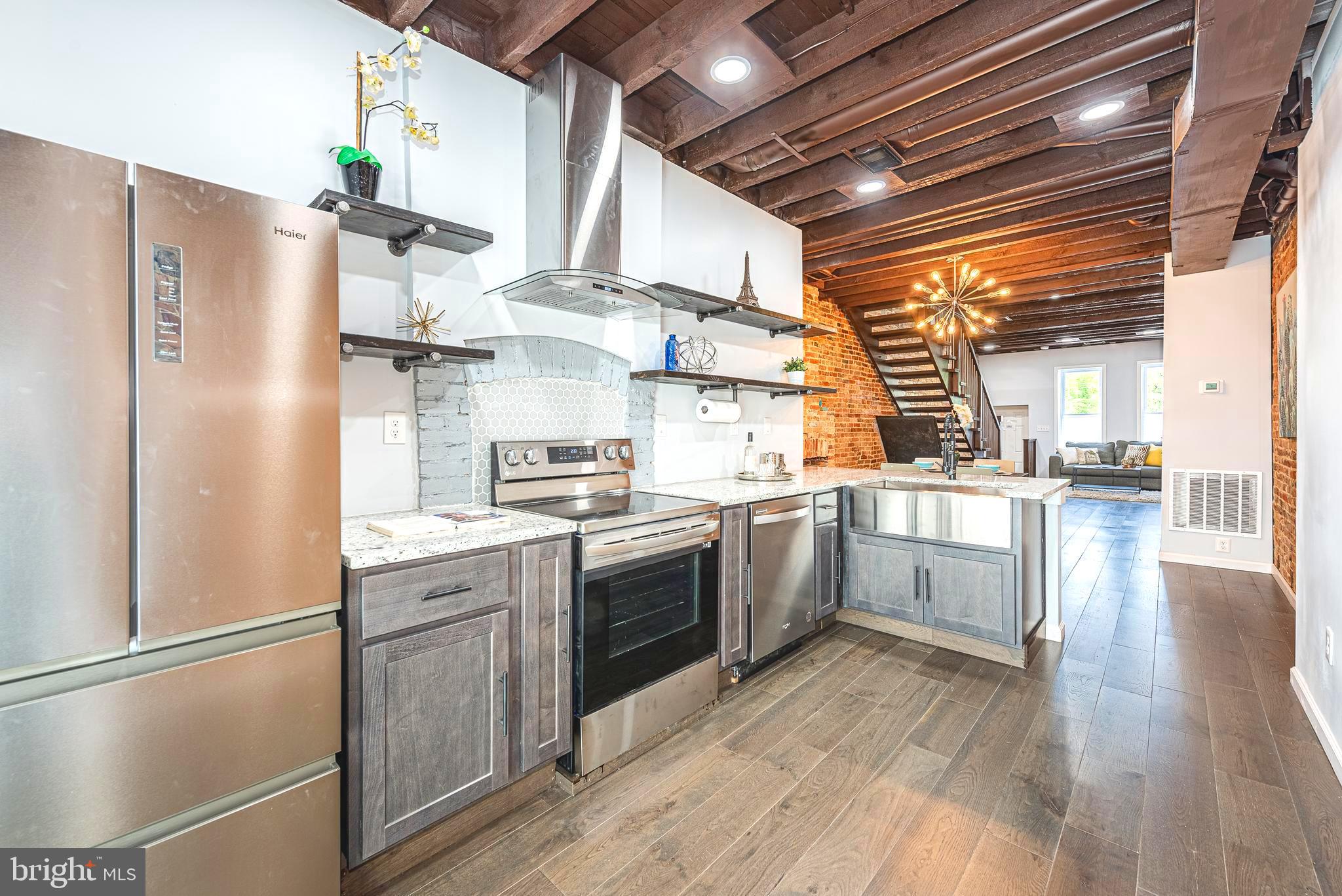 HOLLINS MARKET - Residential