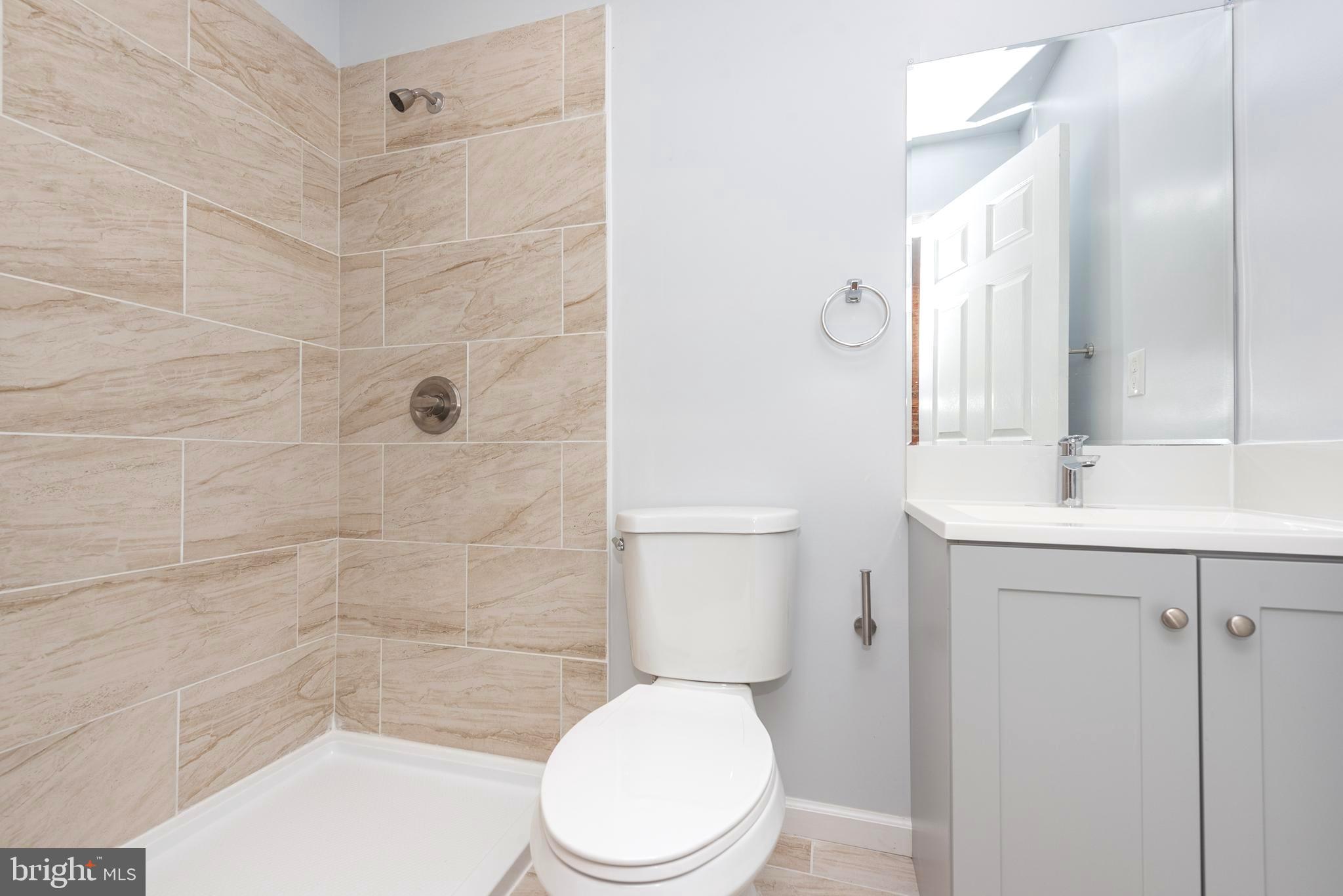 HOLLINS MARKET - Residential