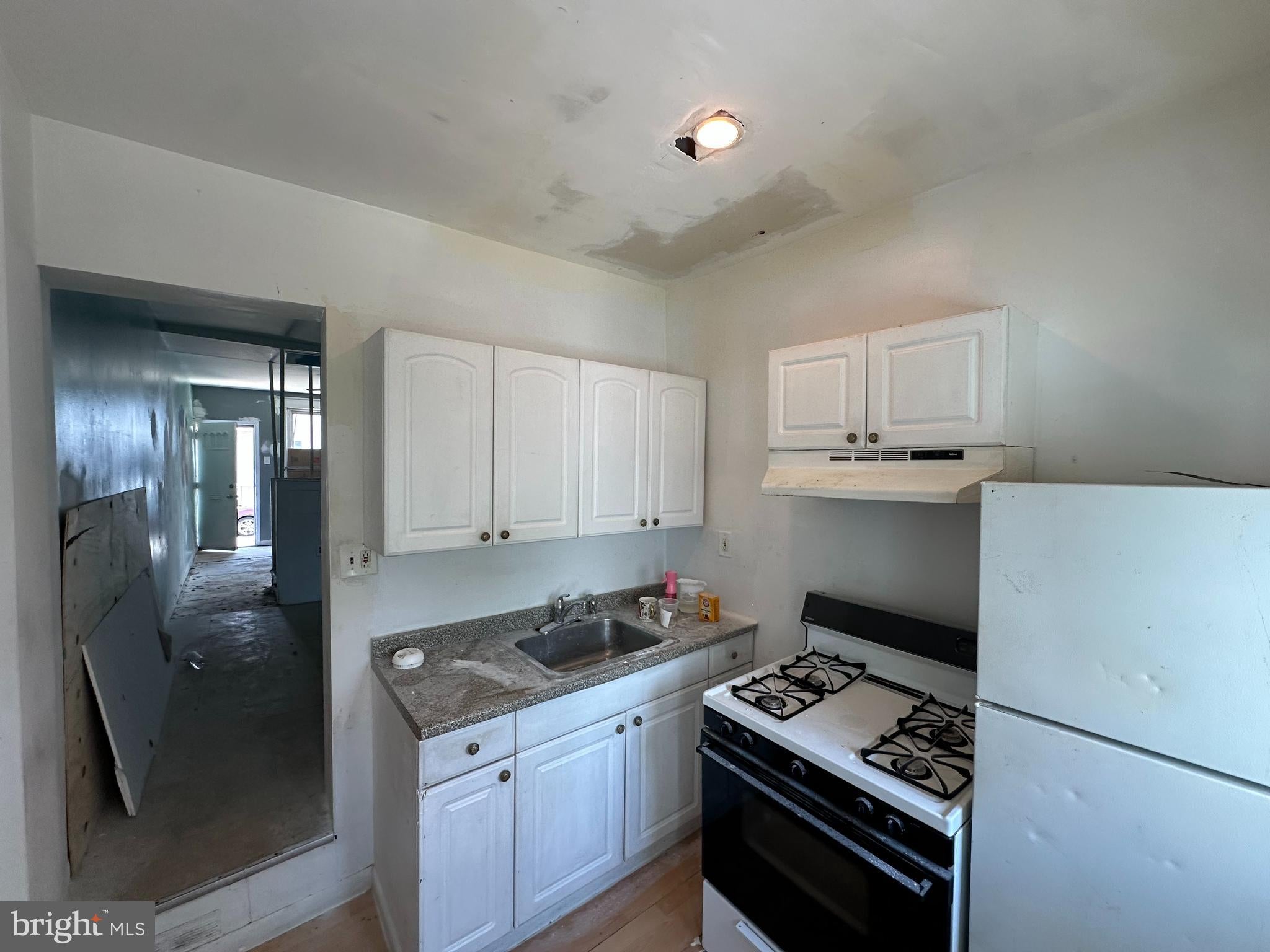 2606 CEDAR STREET