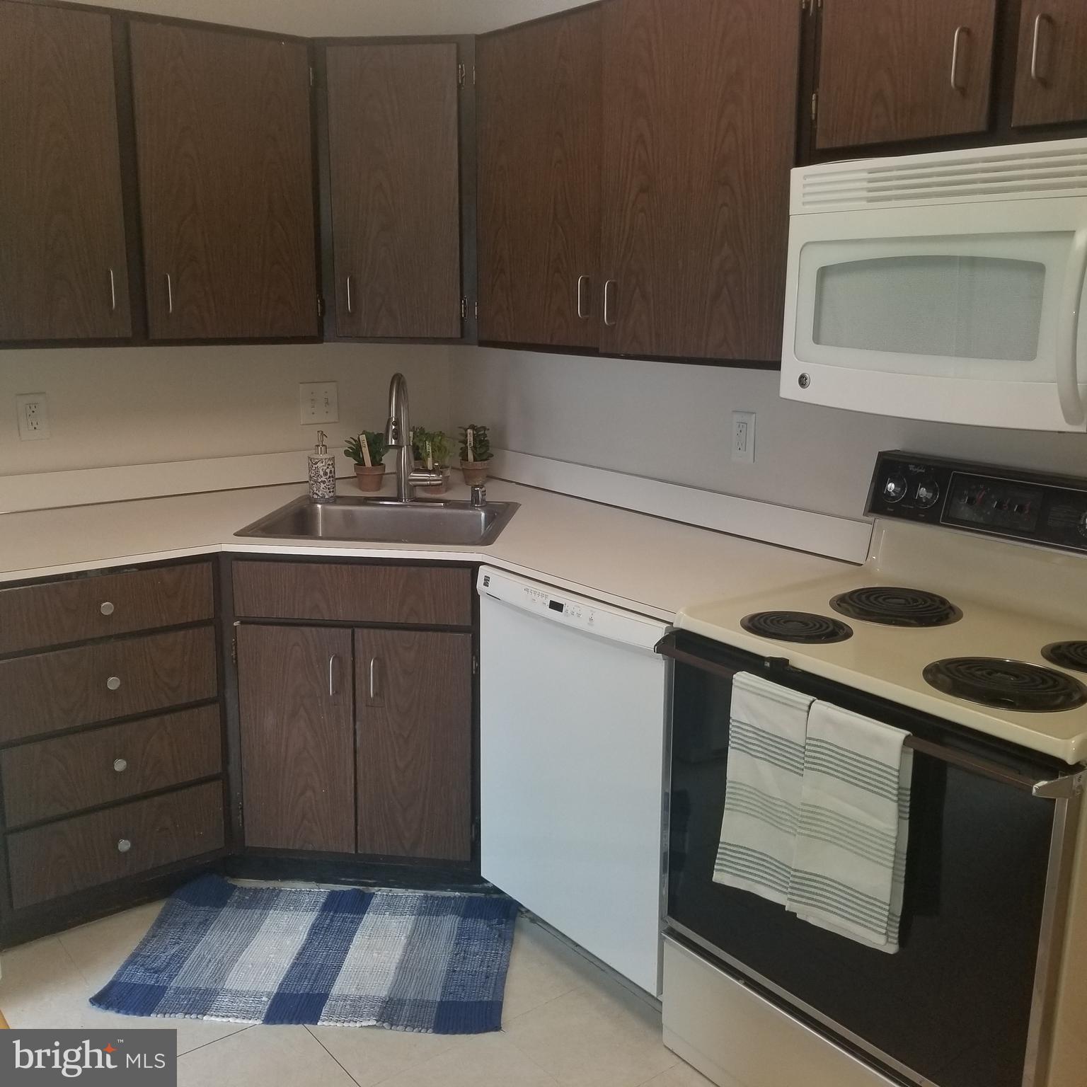 HICKORY HILLS - Residential