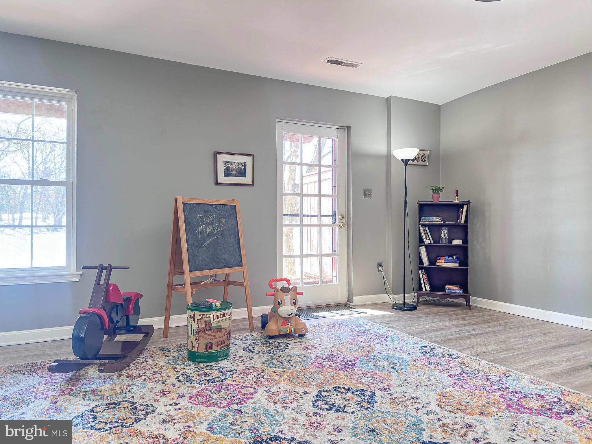 GOLF COURSE SQUARE - Residential